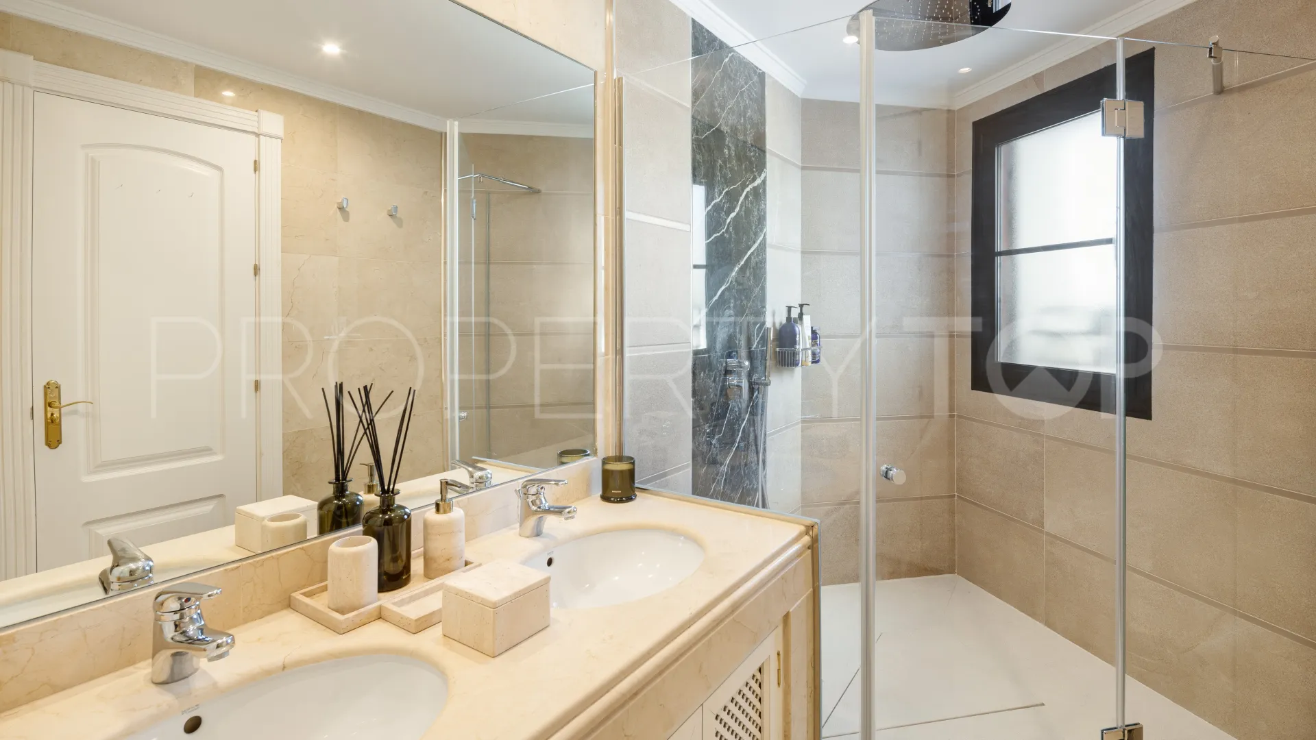 La Quinta, villa a la venta de 4 dormitorios