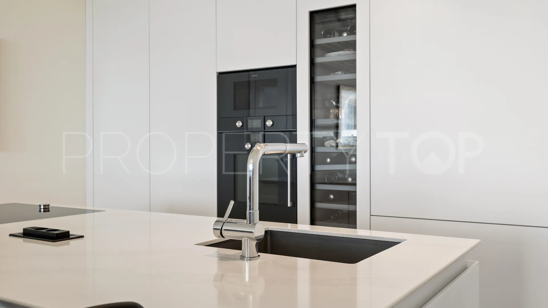 Buy Nueva Andalucia apartment with 7 bedrooms