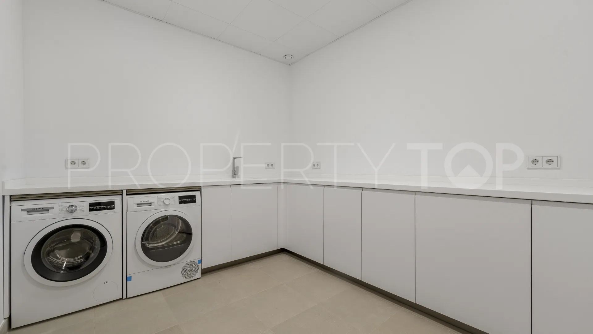 4 bedrooms villa for sale in La Fuente