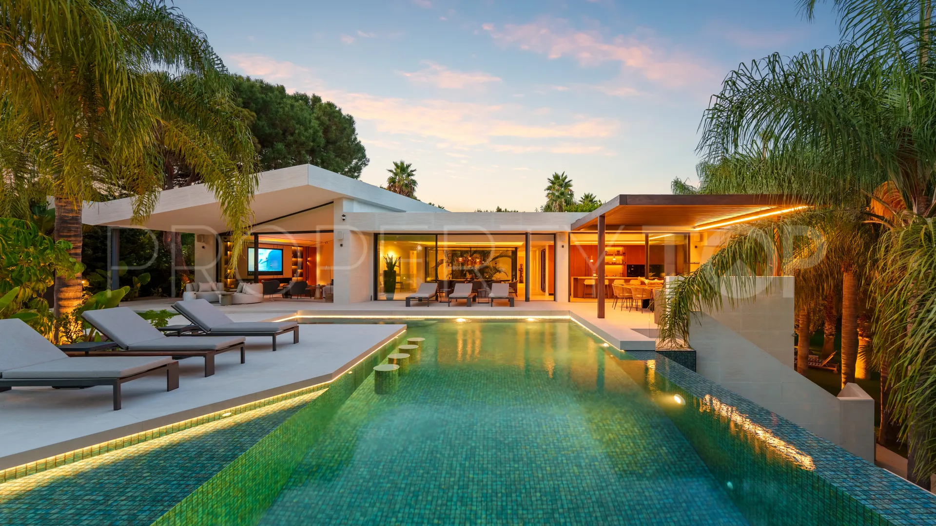 Villa en venta en Hacienda las Chapas de 5 dormitorios
