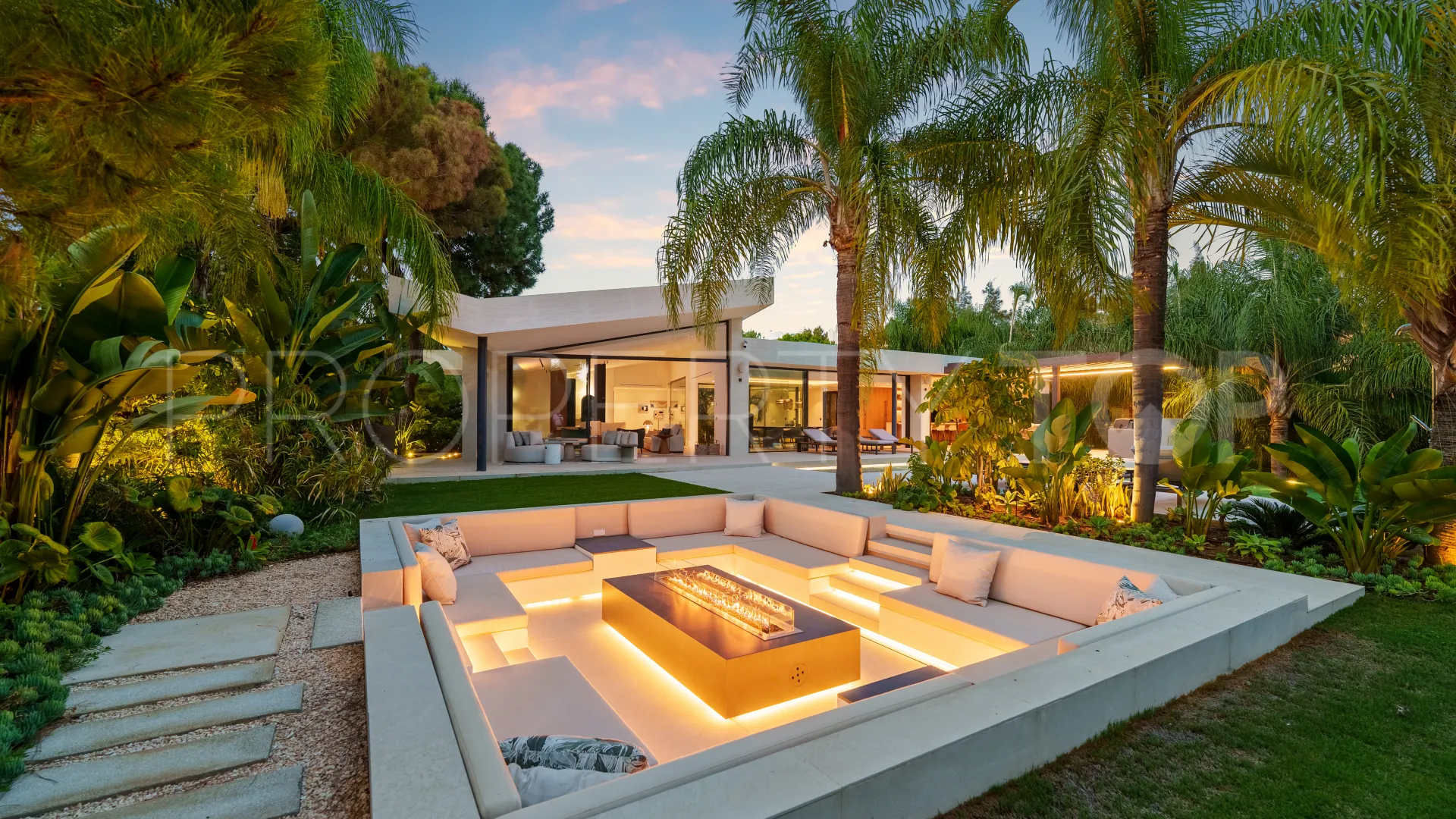 Villa en venta en Hacienda las Chapas de 5 dormitorios
