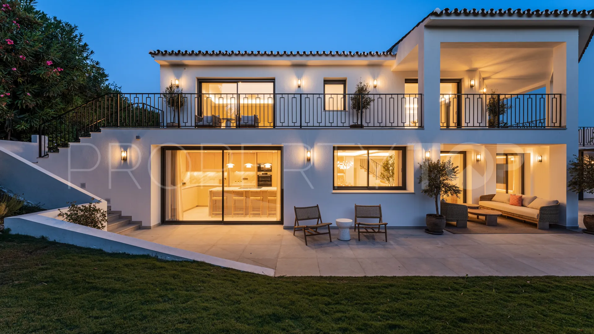 For sale villa with 4 bedrooms in Rocio de Nagüeles
