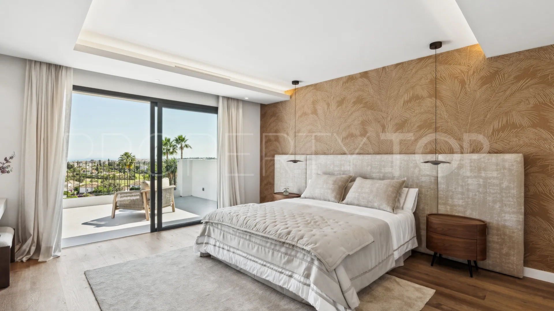 5 bedrooms villa for sale in Nueva Andalucia