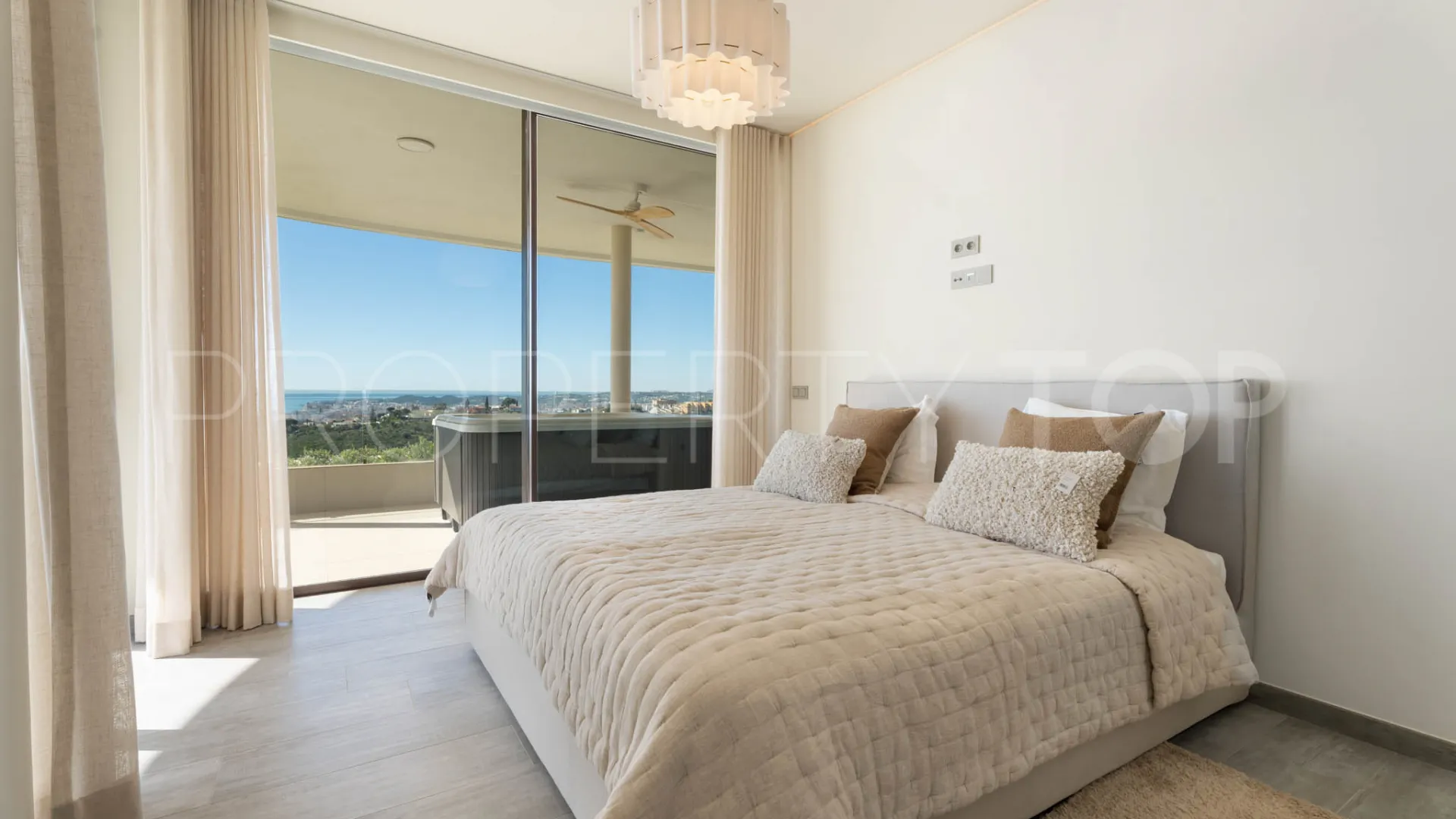 Se vende apartamento en El Higueron de 3 dormitorios