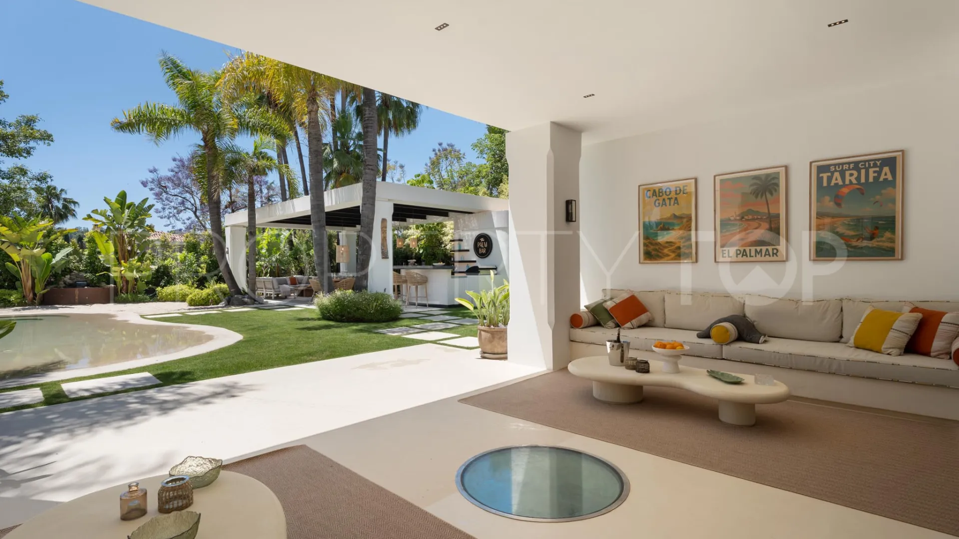 Villa de 6 dormitorios en venta en Nueva Andalucia