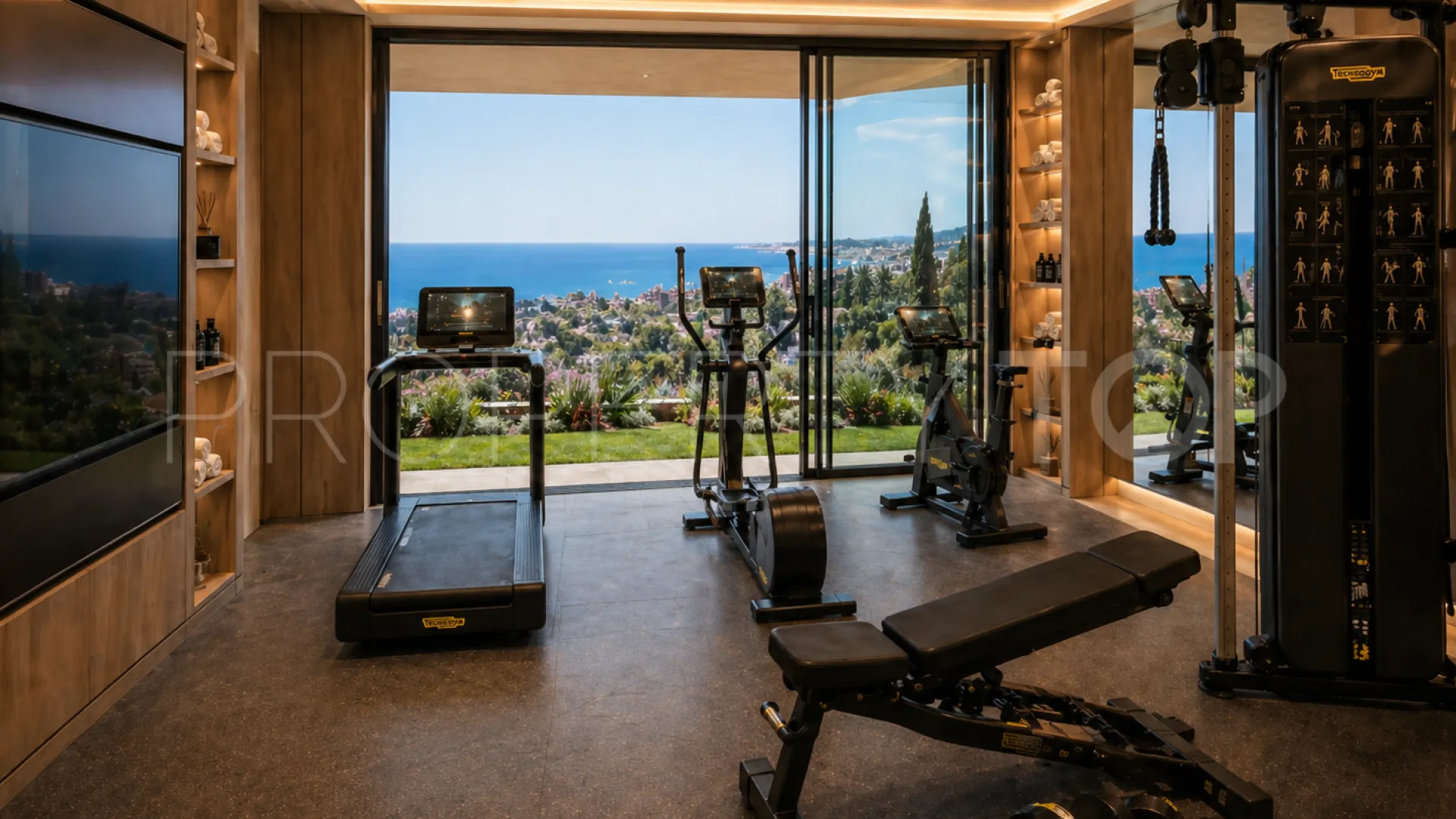 Villa a la venta en Benalmadena de 6 dormitorios