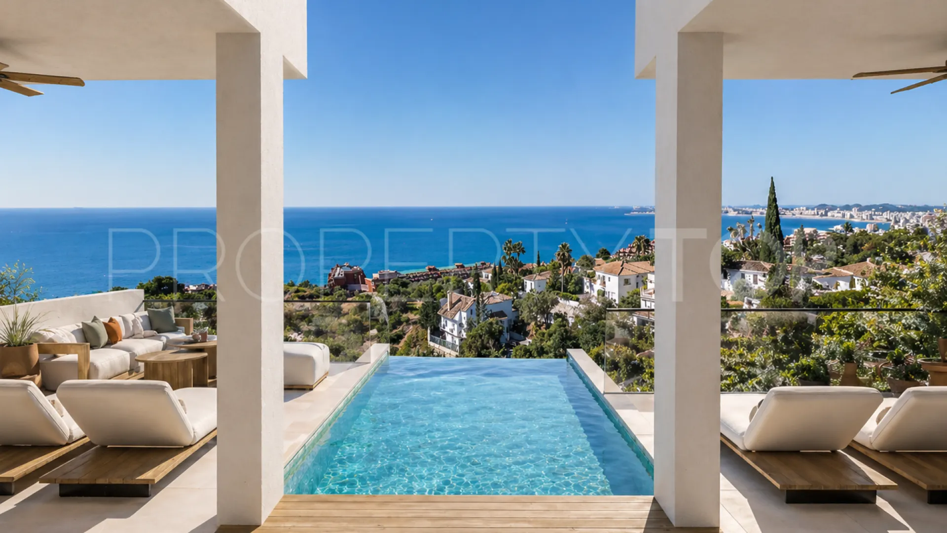 Villa a la venta en Benalmadena de 6 dormitorios