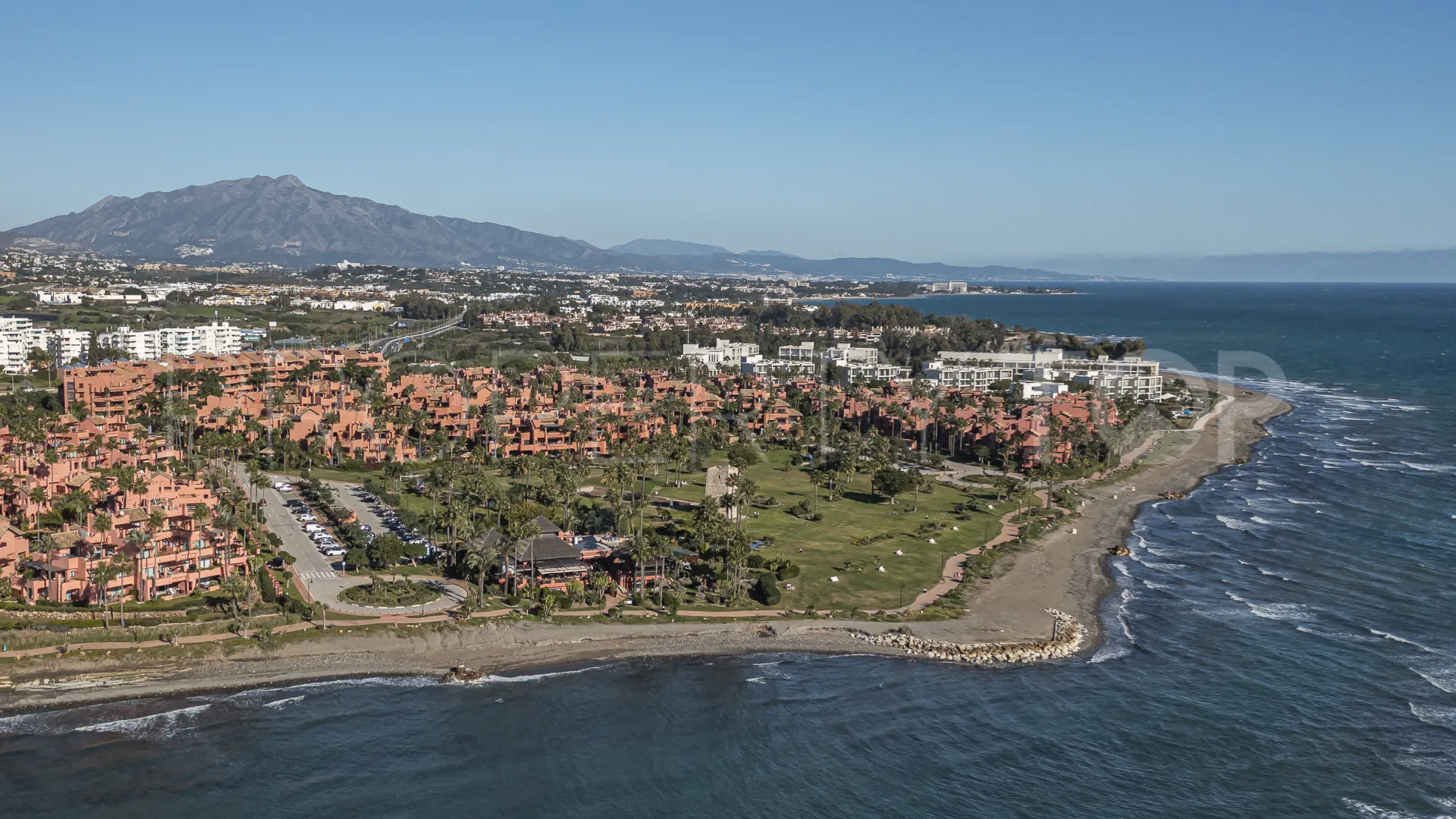 Apartamento planta baja en venta en Menara Beach
