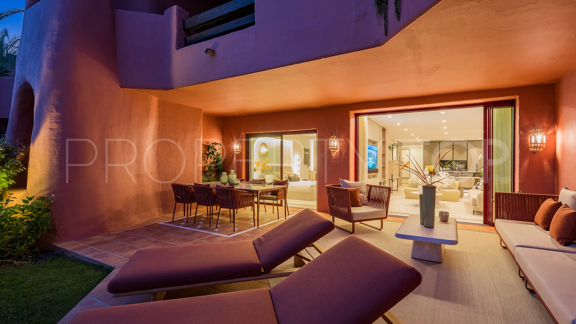 Apartamento planta baja en venta en Menara Beach