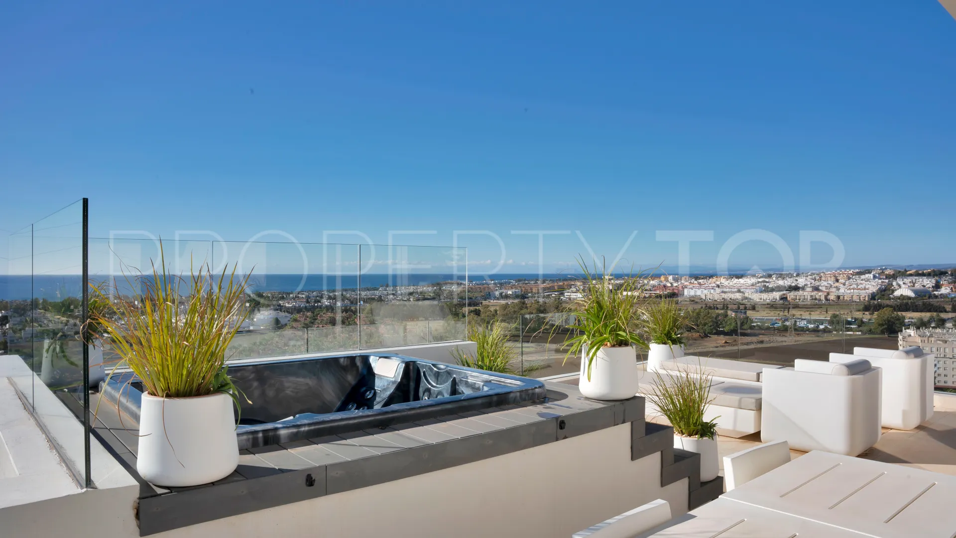 Comprar villa en Nueva Andalucia de 5 dormitorios