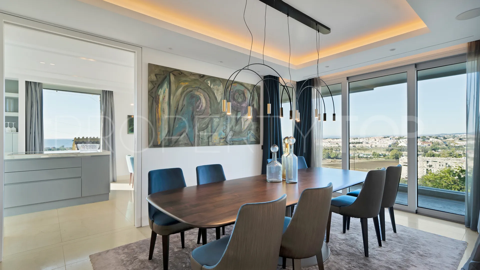 Comprar villa en Nueva Andalucia de 5 dormitorios