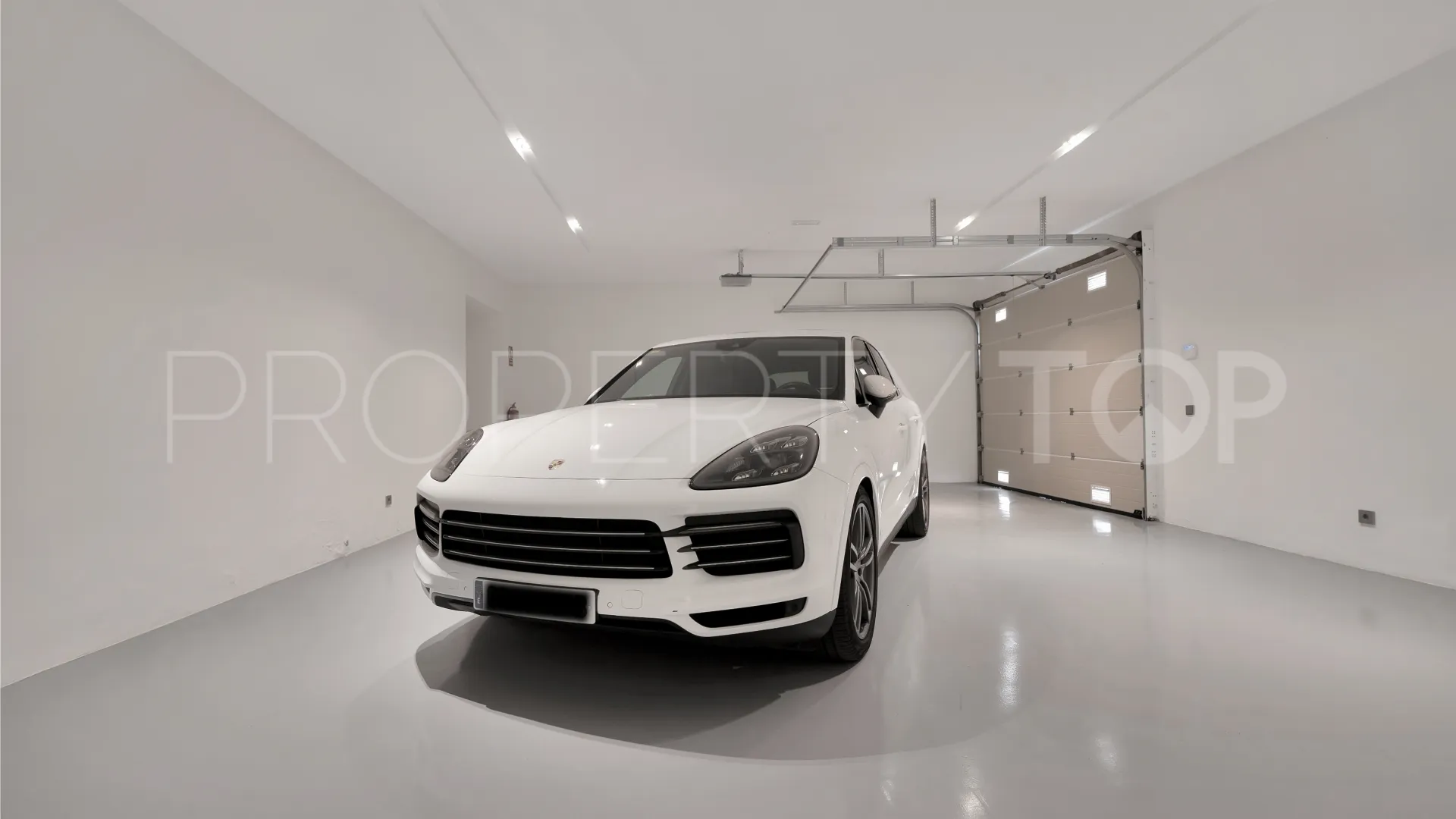 Comprar villa en Nueva Andalucia de 5 dormitorios