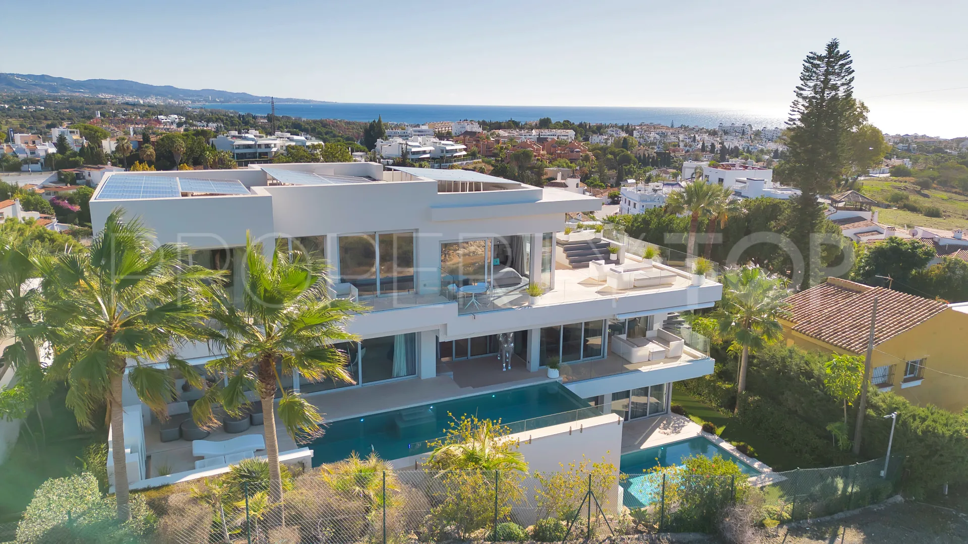 Comprar villa en Nueva Andalucia de 5 dormitorios