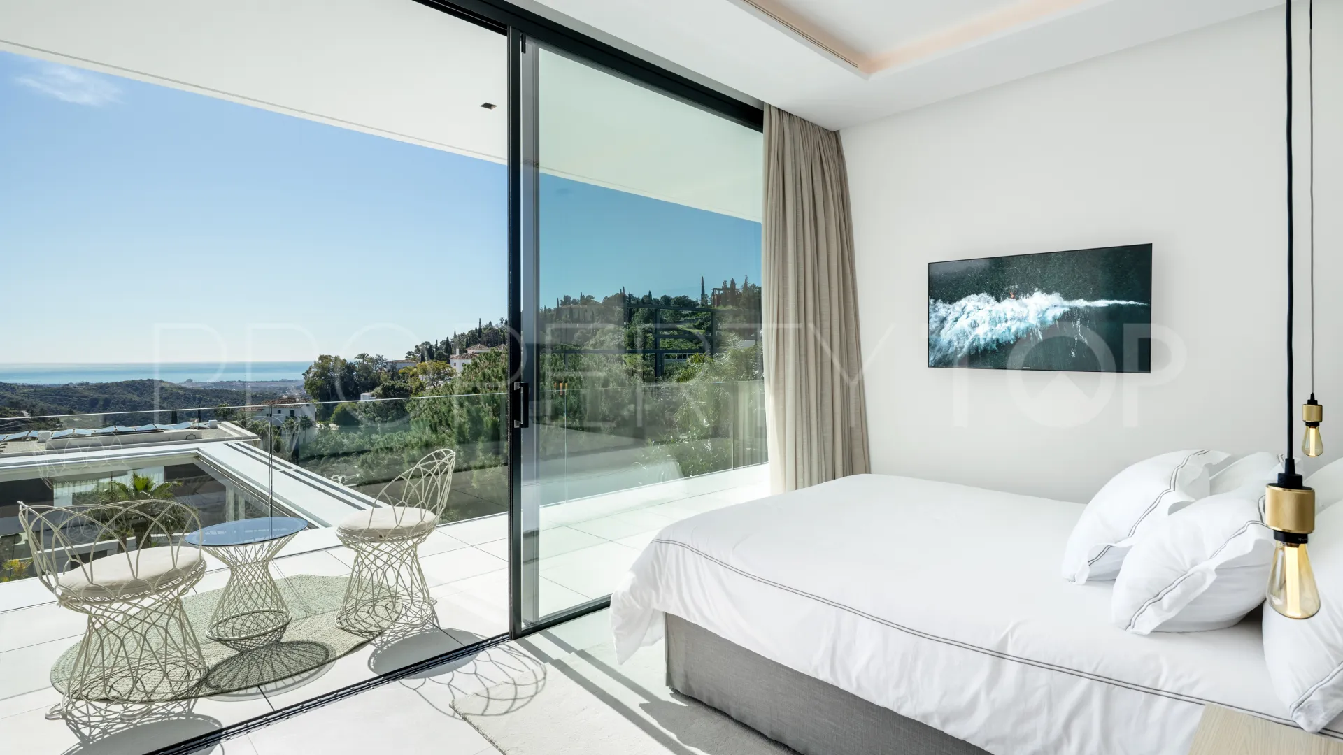 8 bedrooms villa for sale in El Madroñal