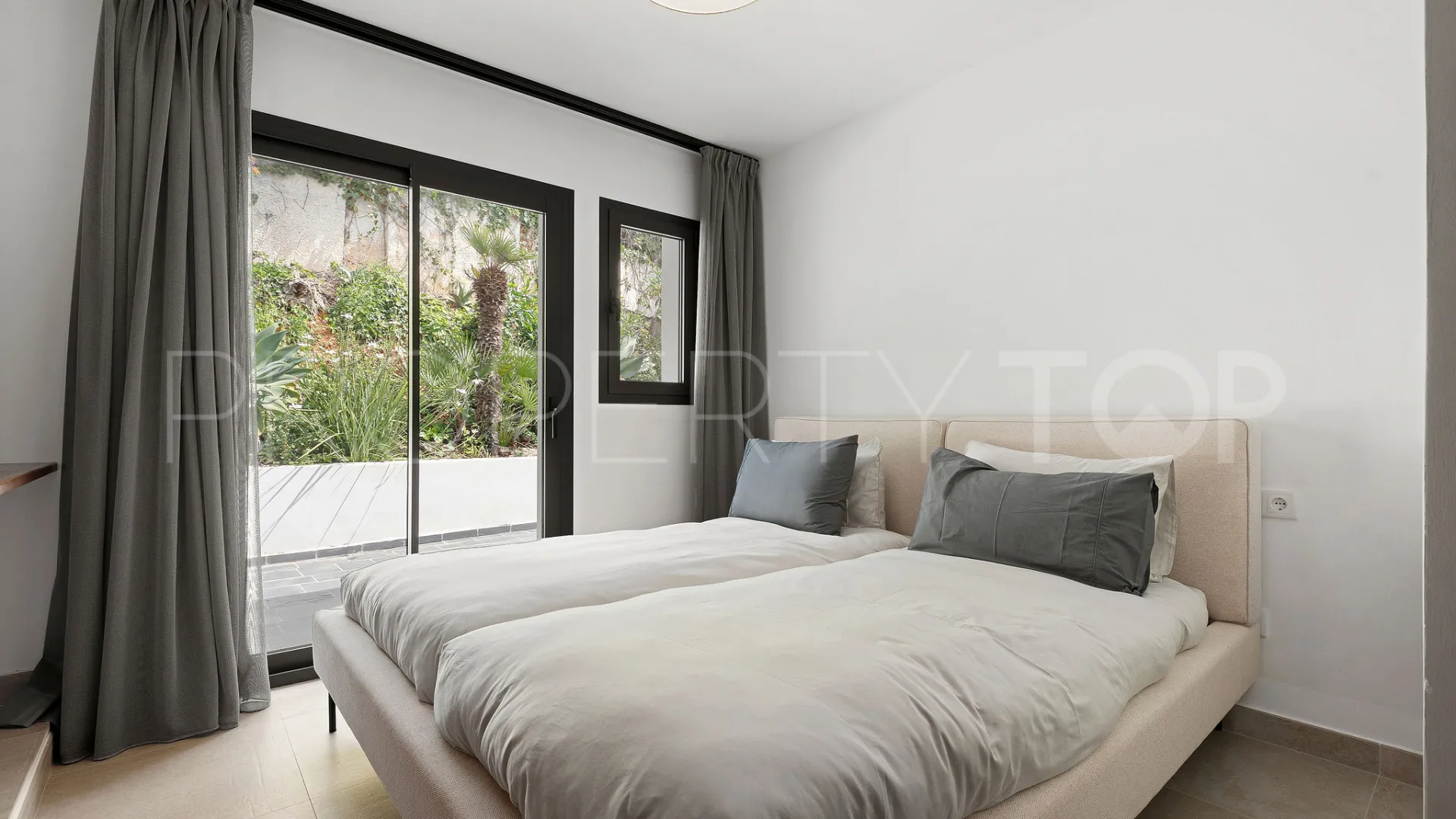 For sale Elviria 4 bedrooms villa