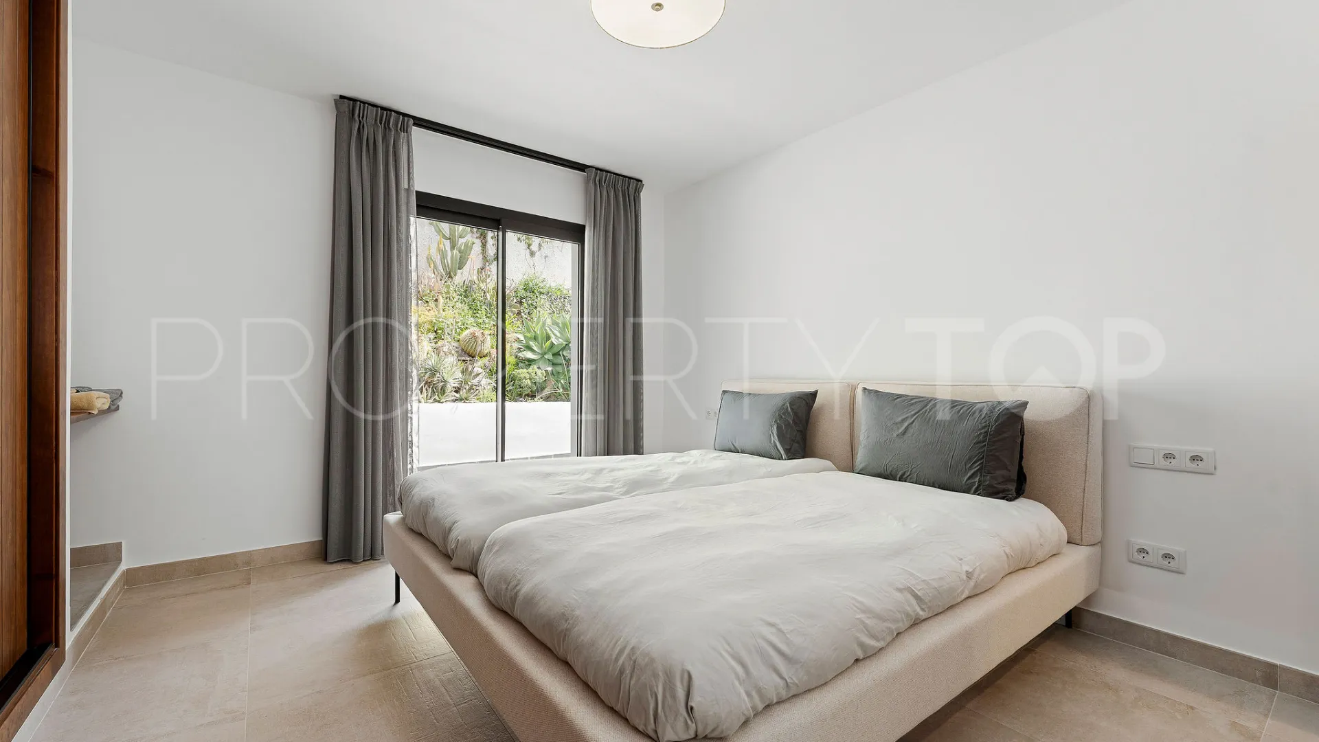 For sale Elviria 4 bedrooms villa