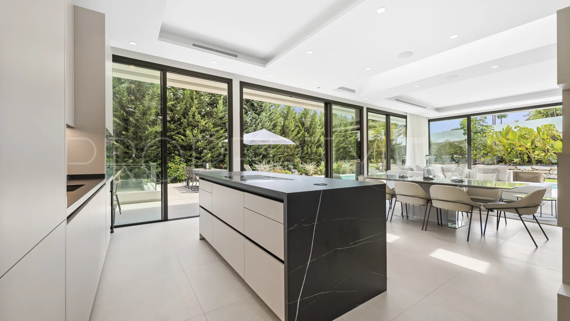 Villa en venta con 4 dormitorios en La Cerquilla
