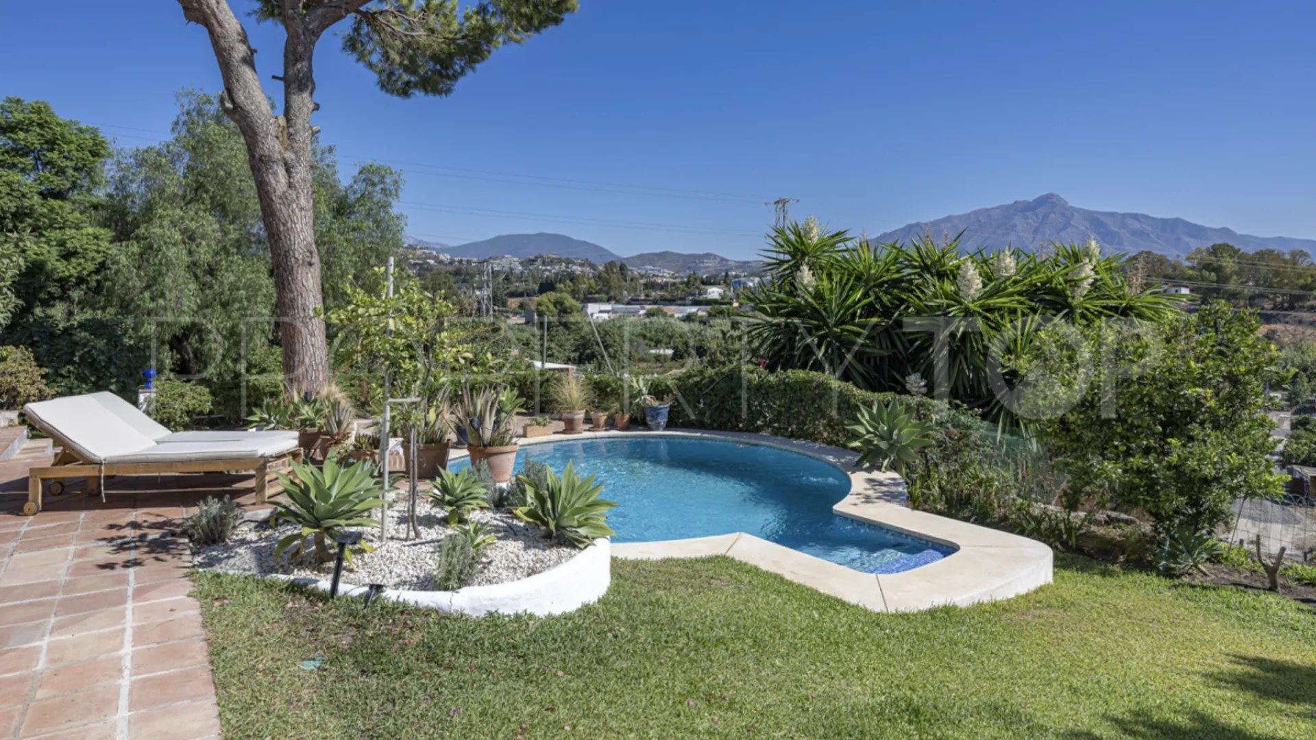 Villa en venta en Guadalmina Alta