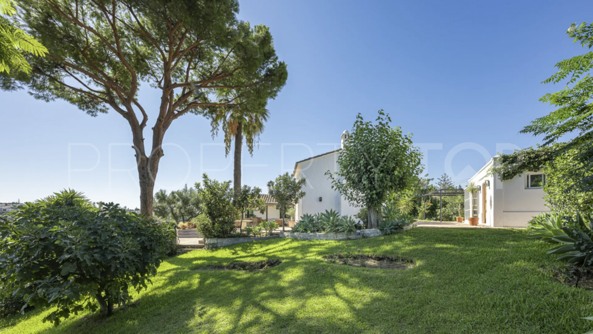 Villa en venta en Guadalmina Alta