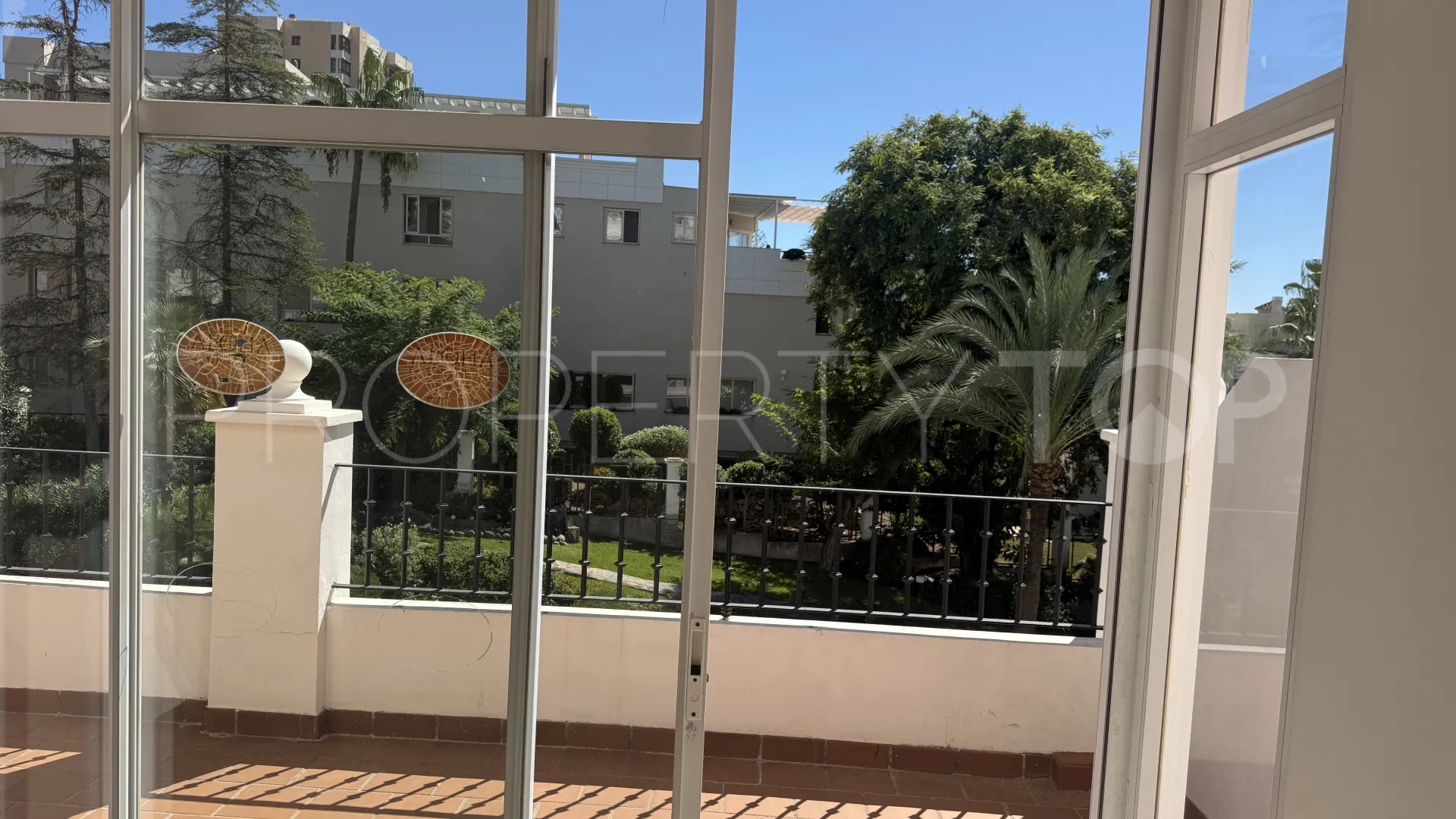 For sale duplex penthouse in Aloha Gardens