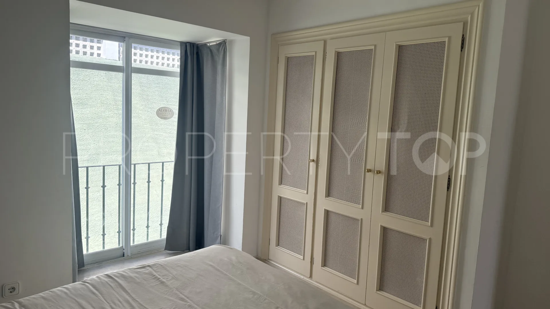 For sale duplex penthouse in Aloha Gardens