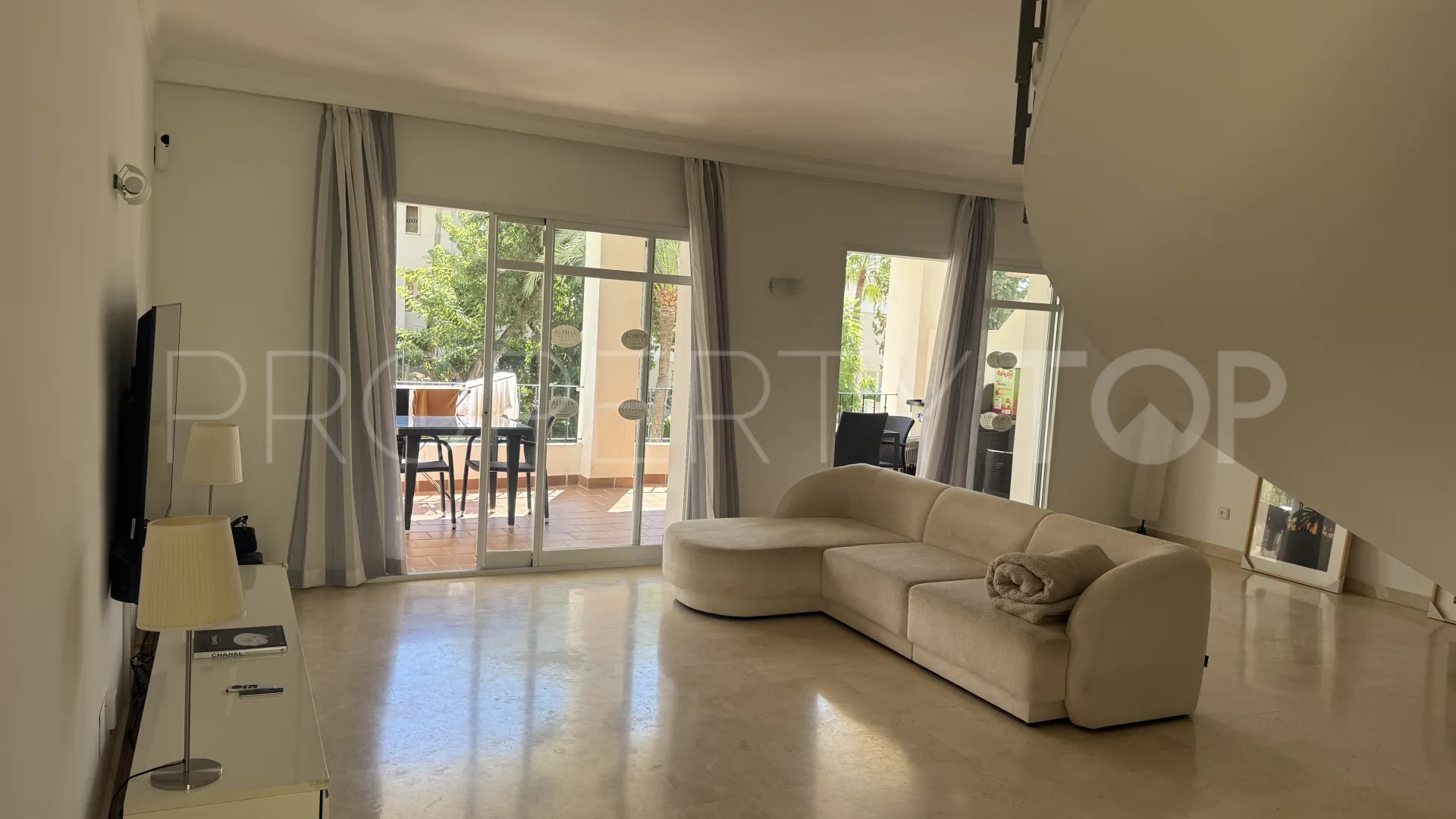 For sale duplex penthouse in Aloha Gardens