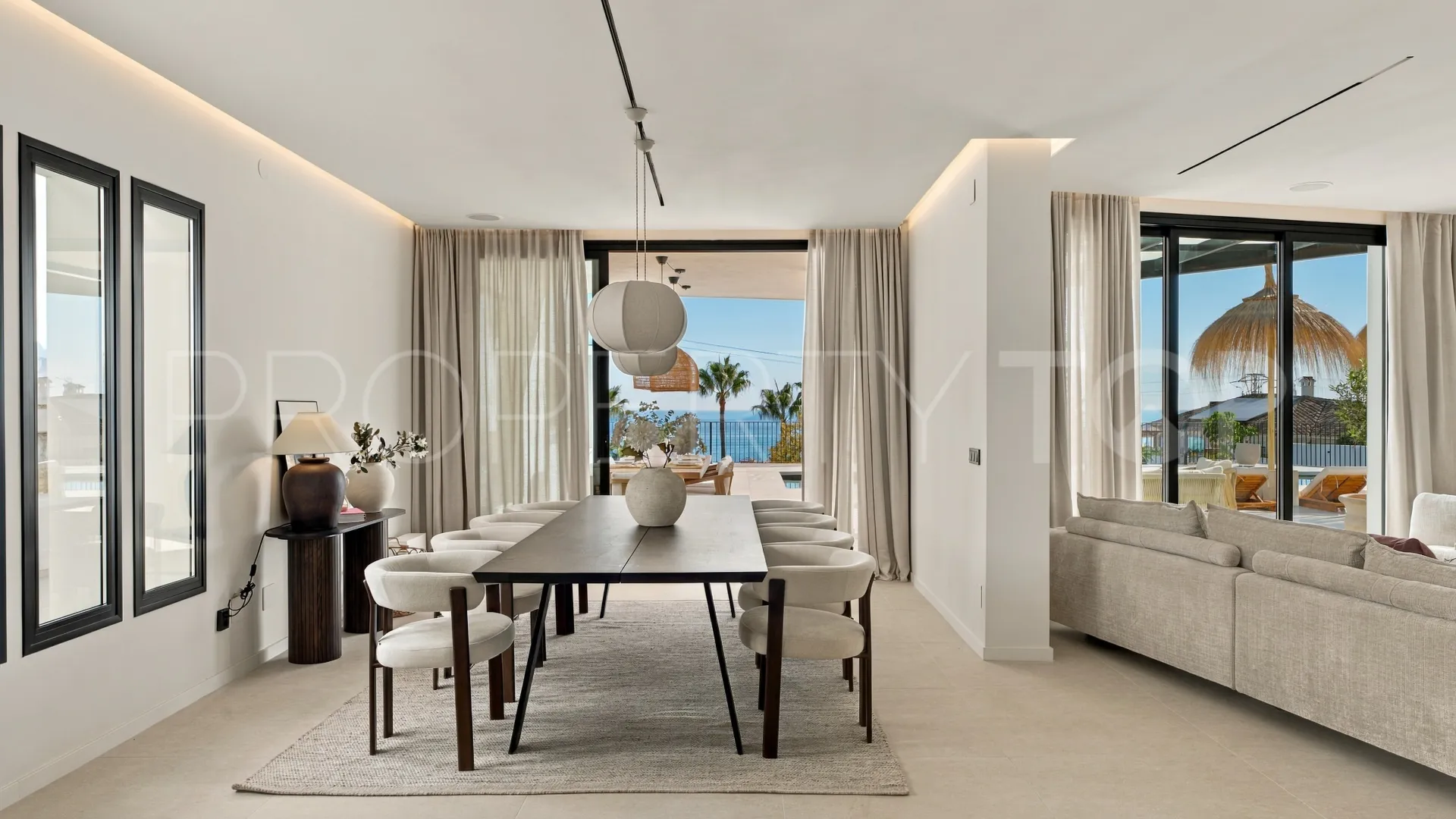 Se vende villa con 6 dormitorios en La Capellania
