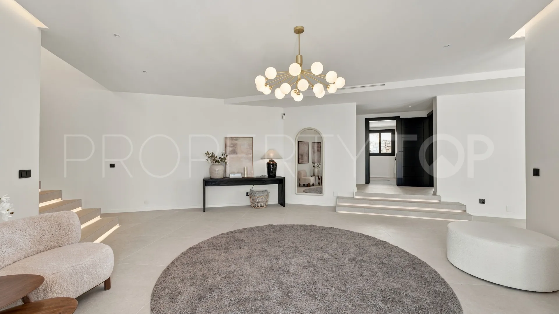 Se vende villa con 6 dormitorios en La Capellania