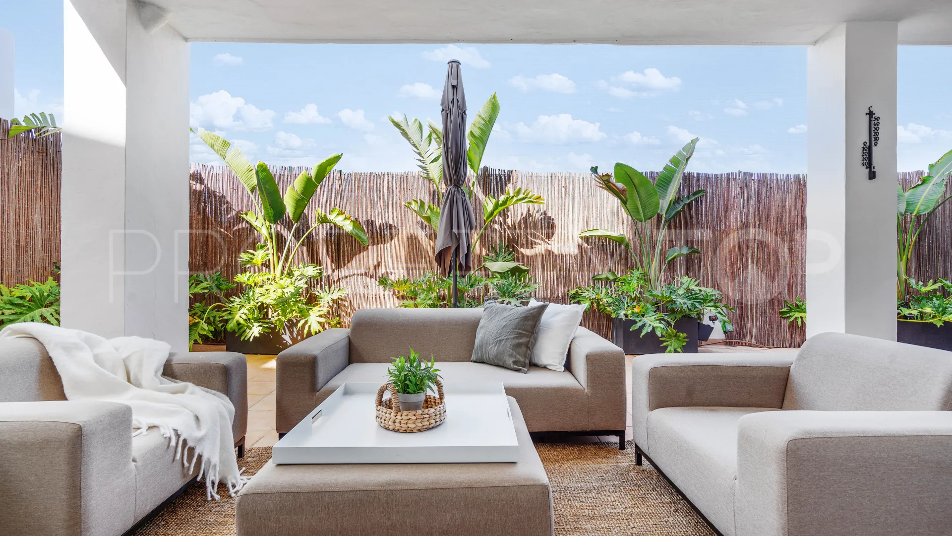 Se vende apartamento de 4 dormitorios en Jardines de Andalucia