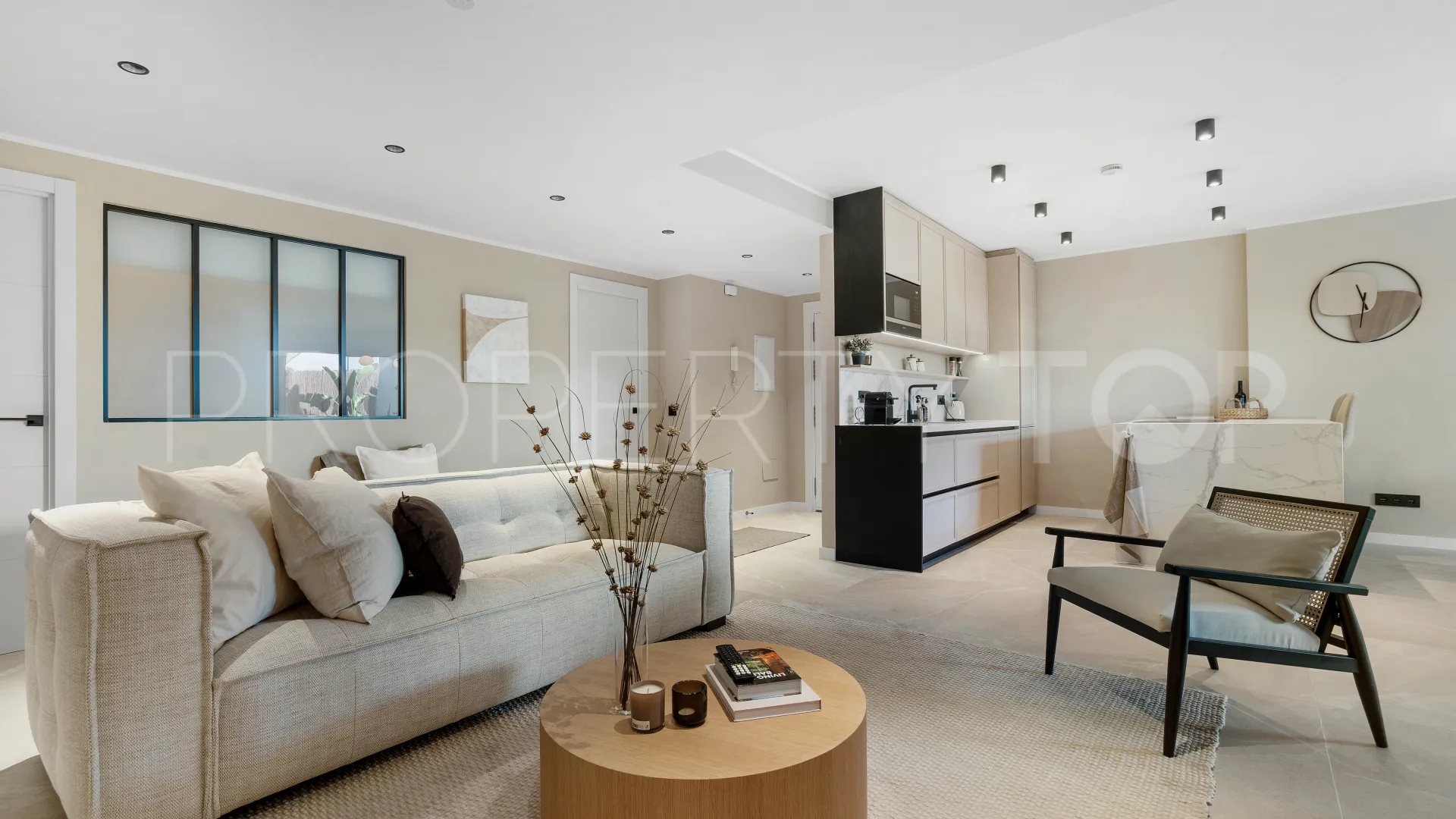 Se vende apartamento de 4 dormitorios en Jardines de Andalucia