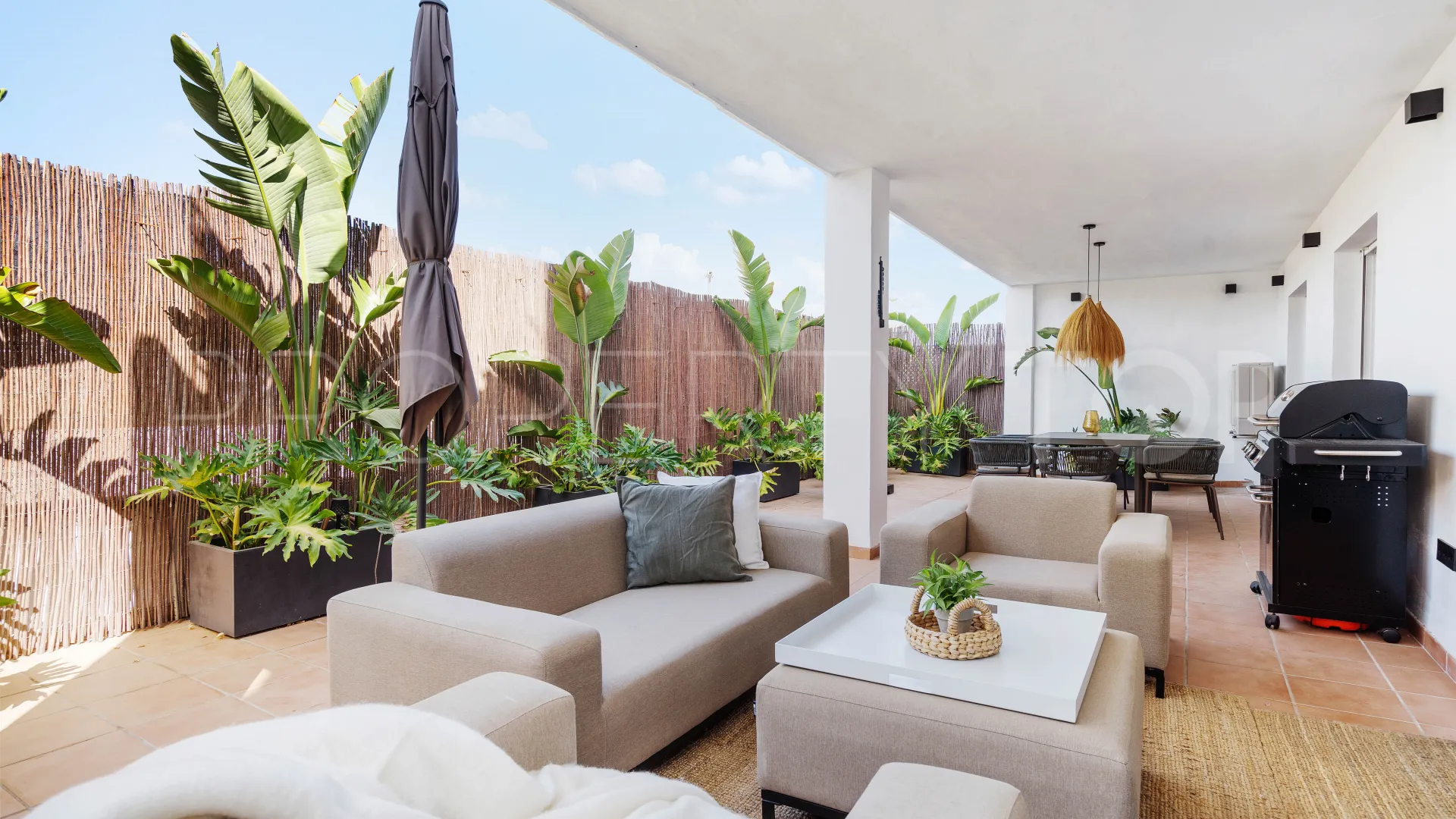 Se vende apartamento de 4 dormitorios en Jardines de Andalucia