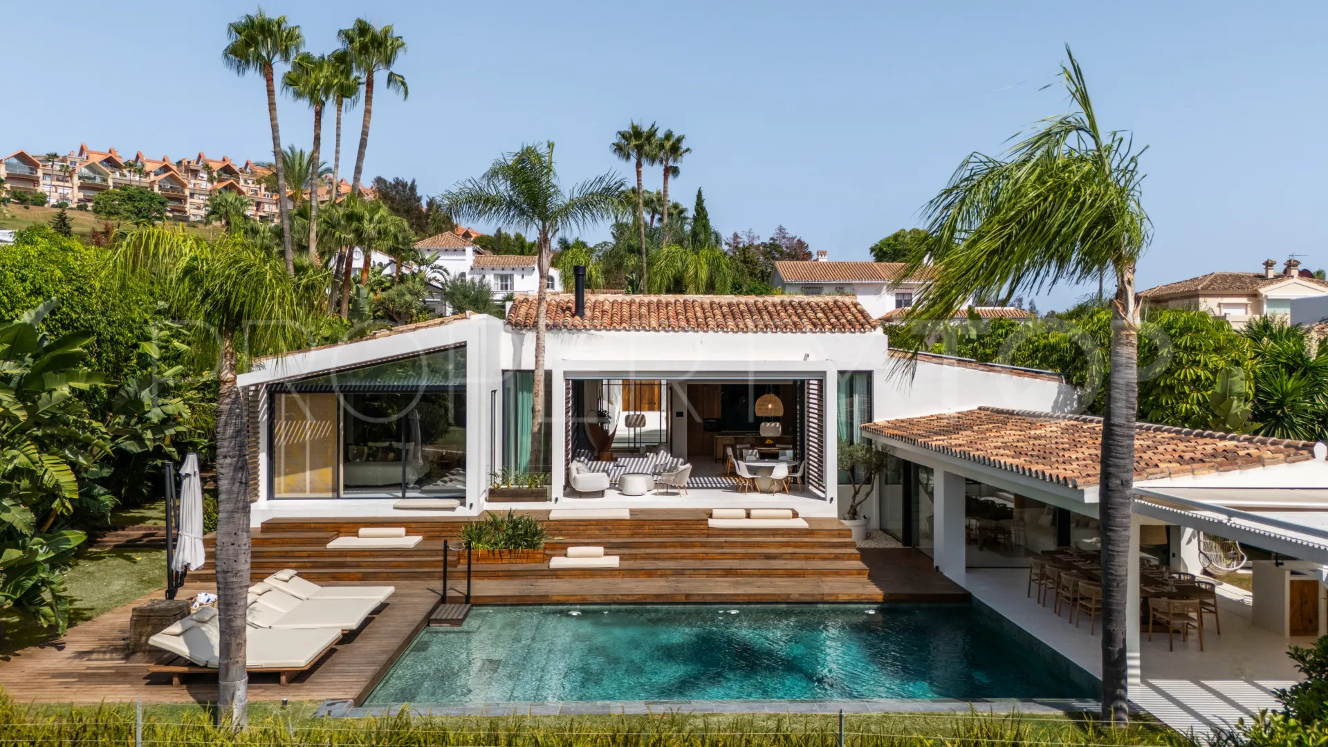 Nueva Andalucia, villa de 5 dormitorios en venta