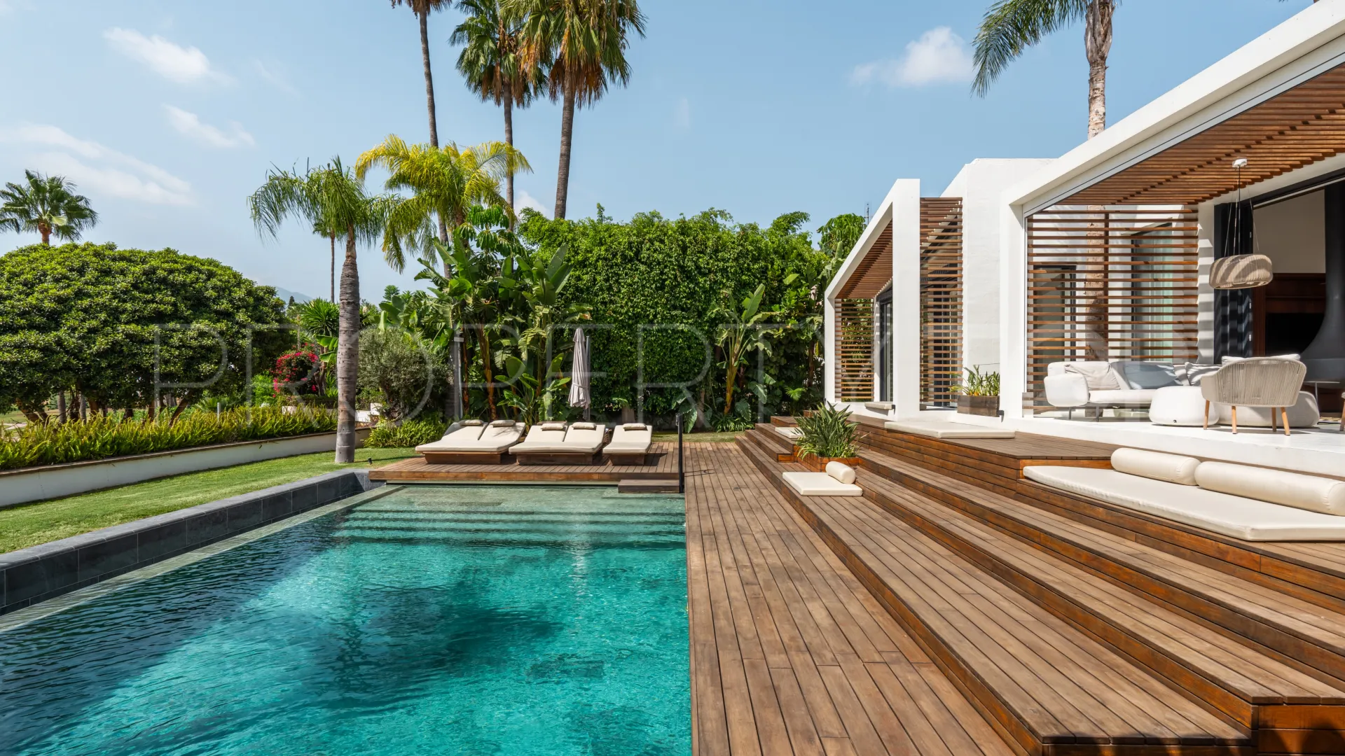 Nueva Andalucia, villa de 5 dormitorios en venta