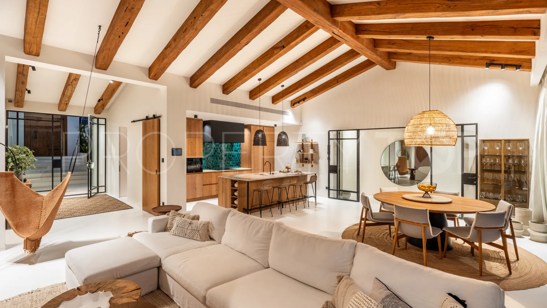 Nueva Andalucia, villa de 5 dormitorios en venta