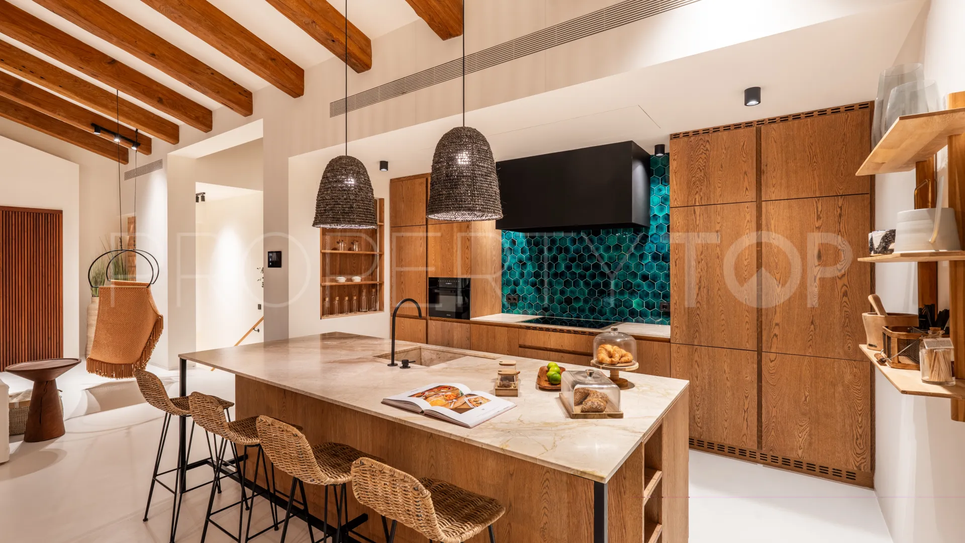 Nueva Andalucia, villa de 5 dormitorios en venta