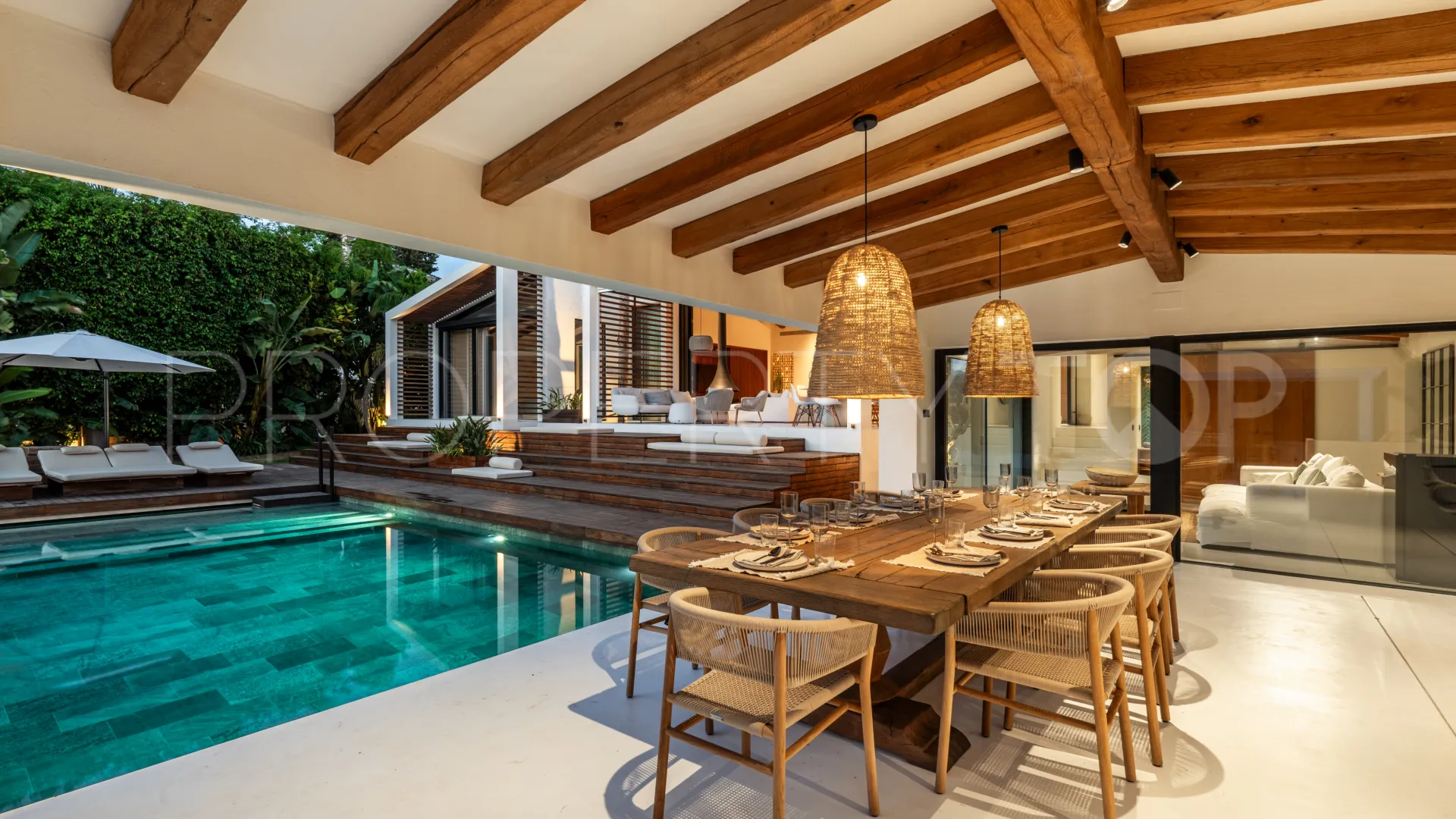 Nueva Andalucia, villa de 5 dormitorios en venta
