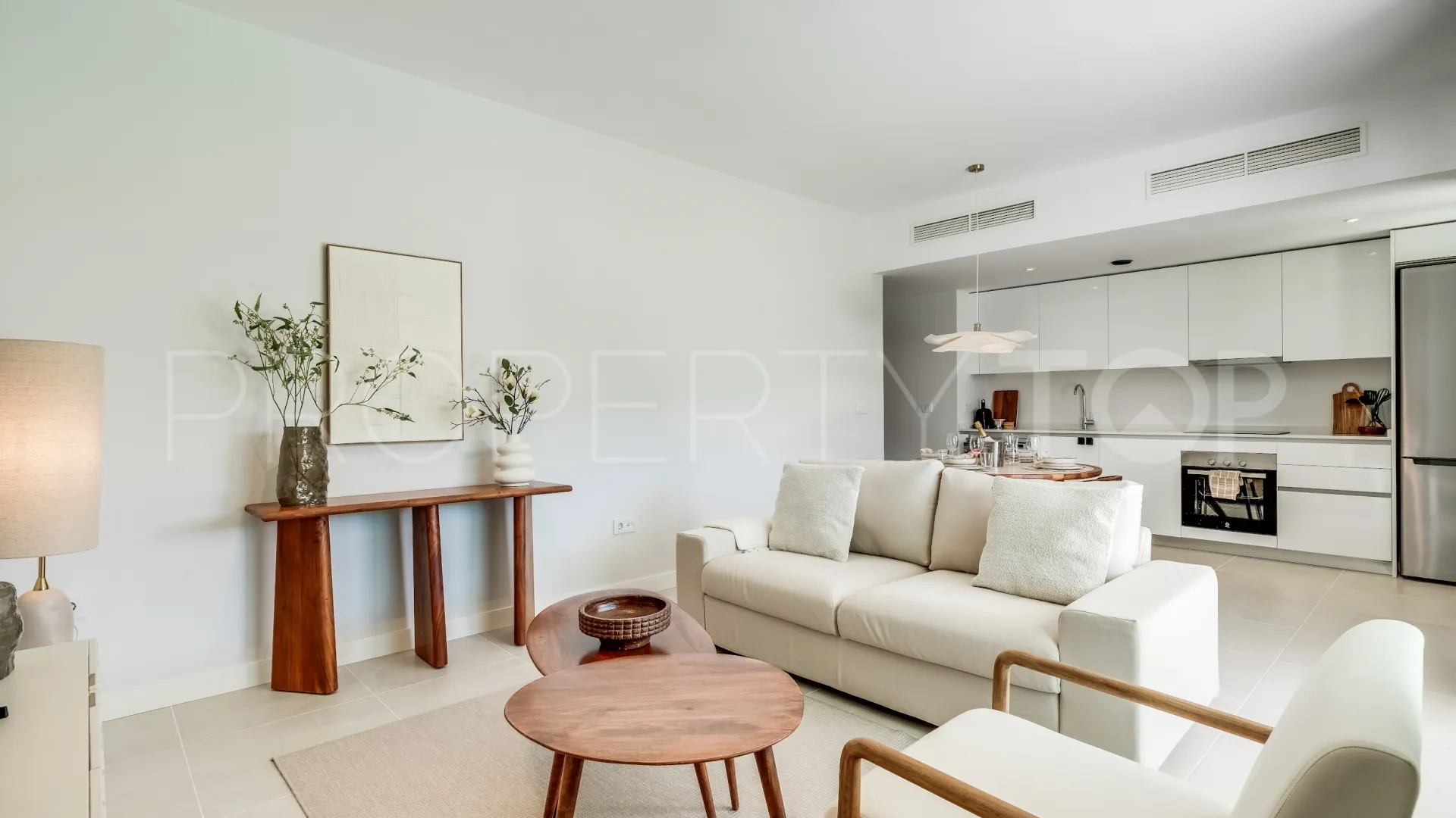 For sale 2 bedrooms ground floor apartment in Estepona