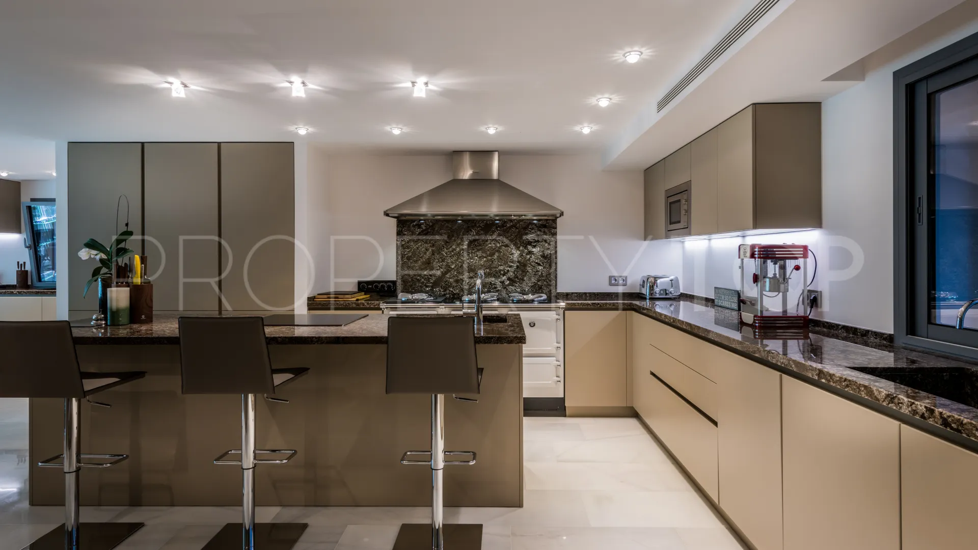 For sale villa in La Cerquilla with 6 bedrooms