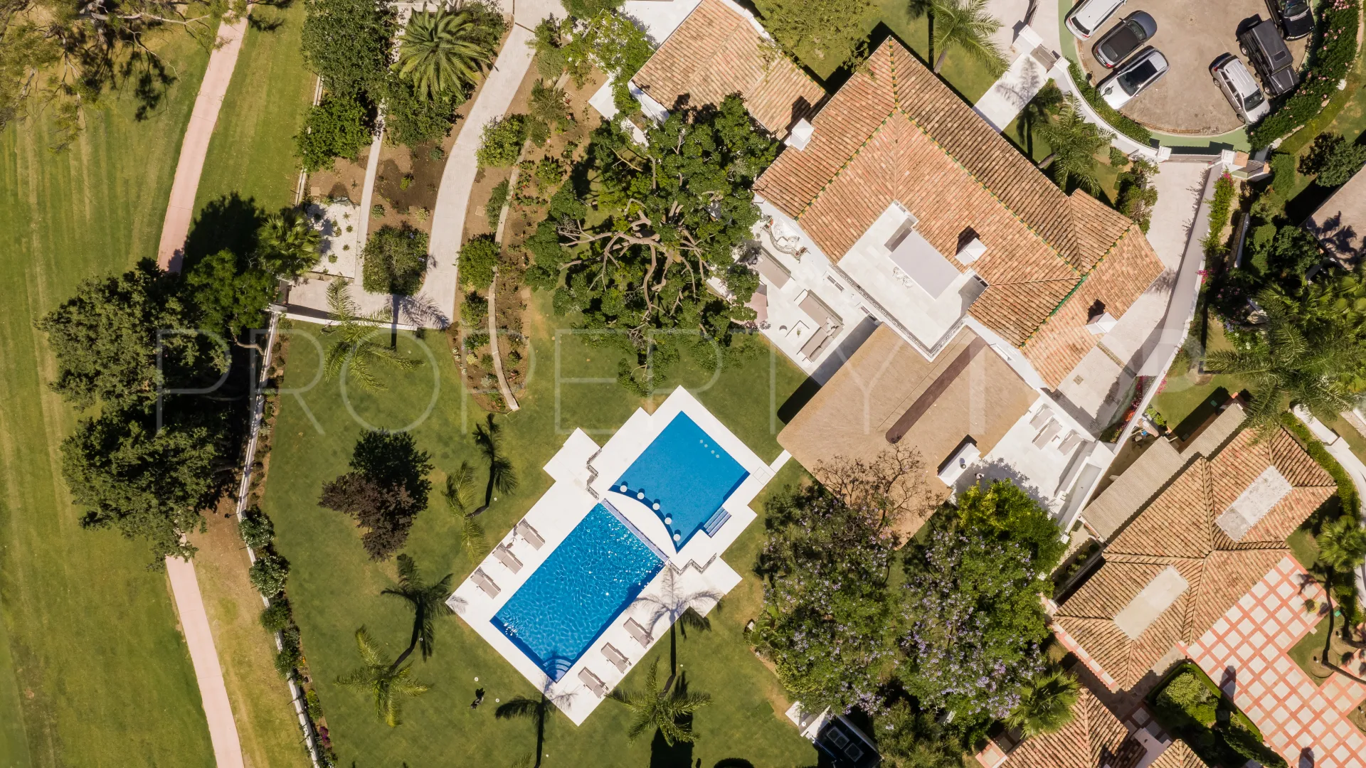 For sale villa in La Cerquilla with 6 bedrooms