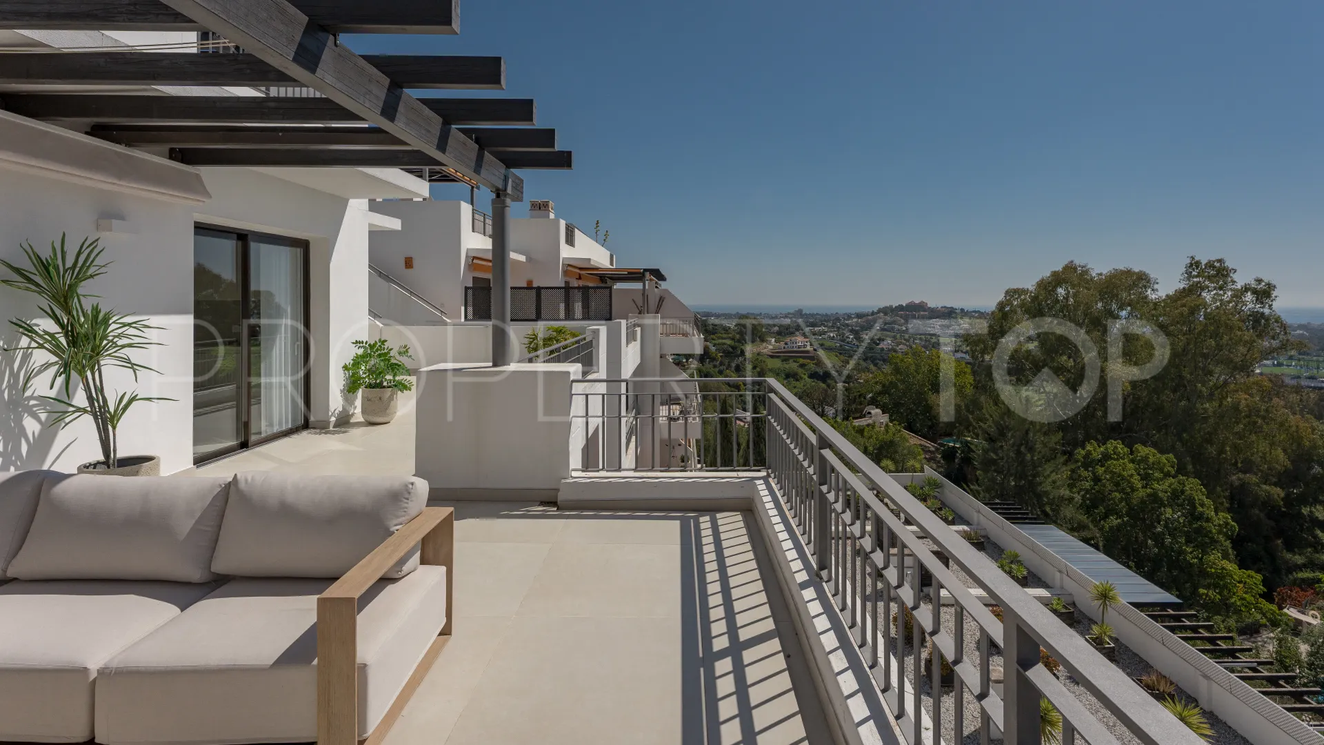For sale duplex penthouse with 3 bedrooms in La Quinta