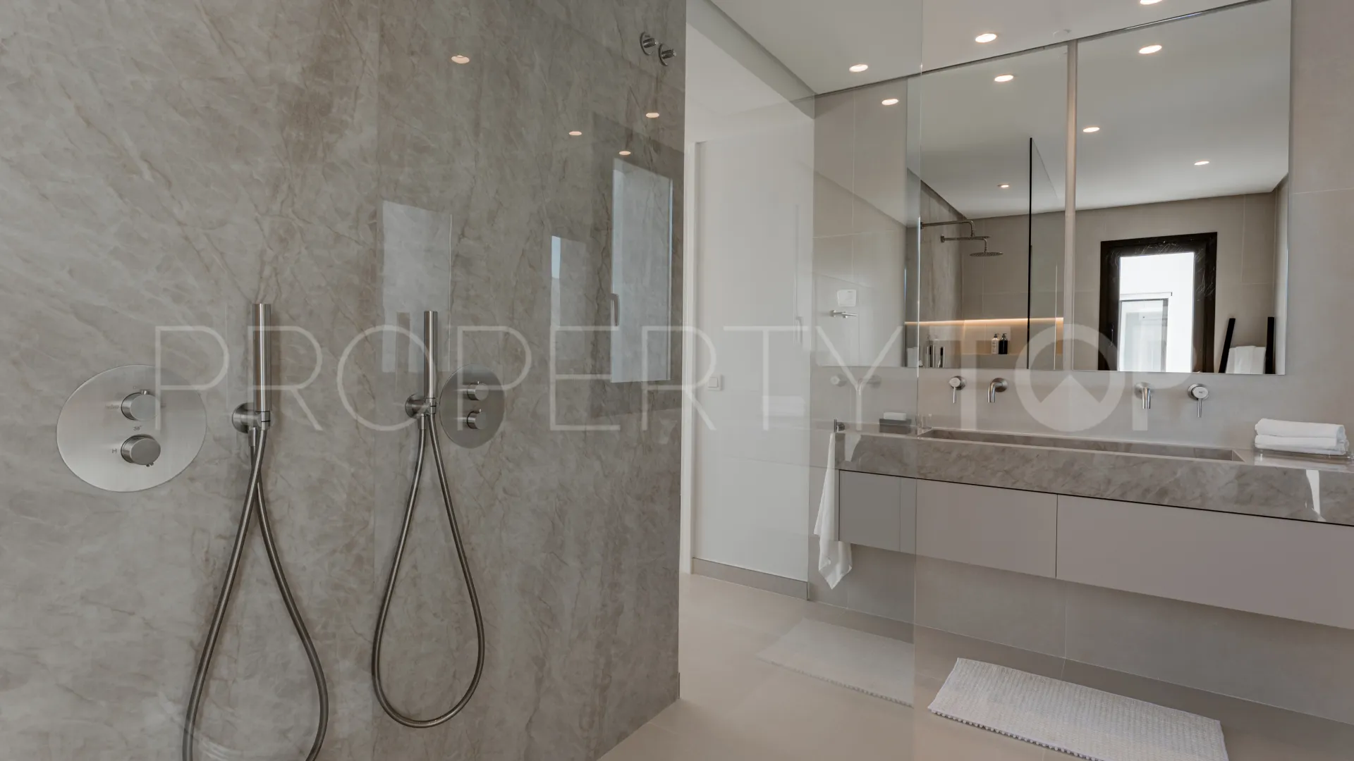 For sale duplex penthouse with 3 bedrooms in La Quinta