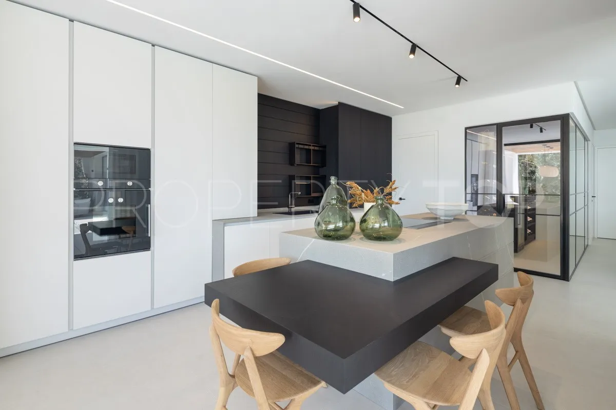 For sale villa with 6 bedrooms in Benahavis
