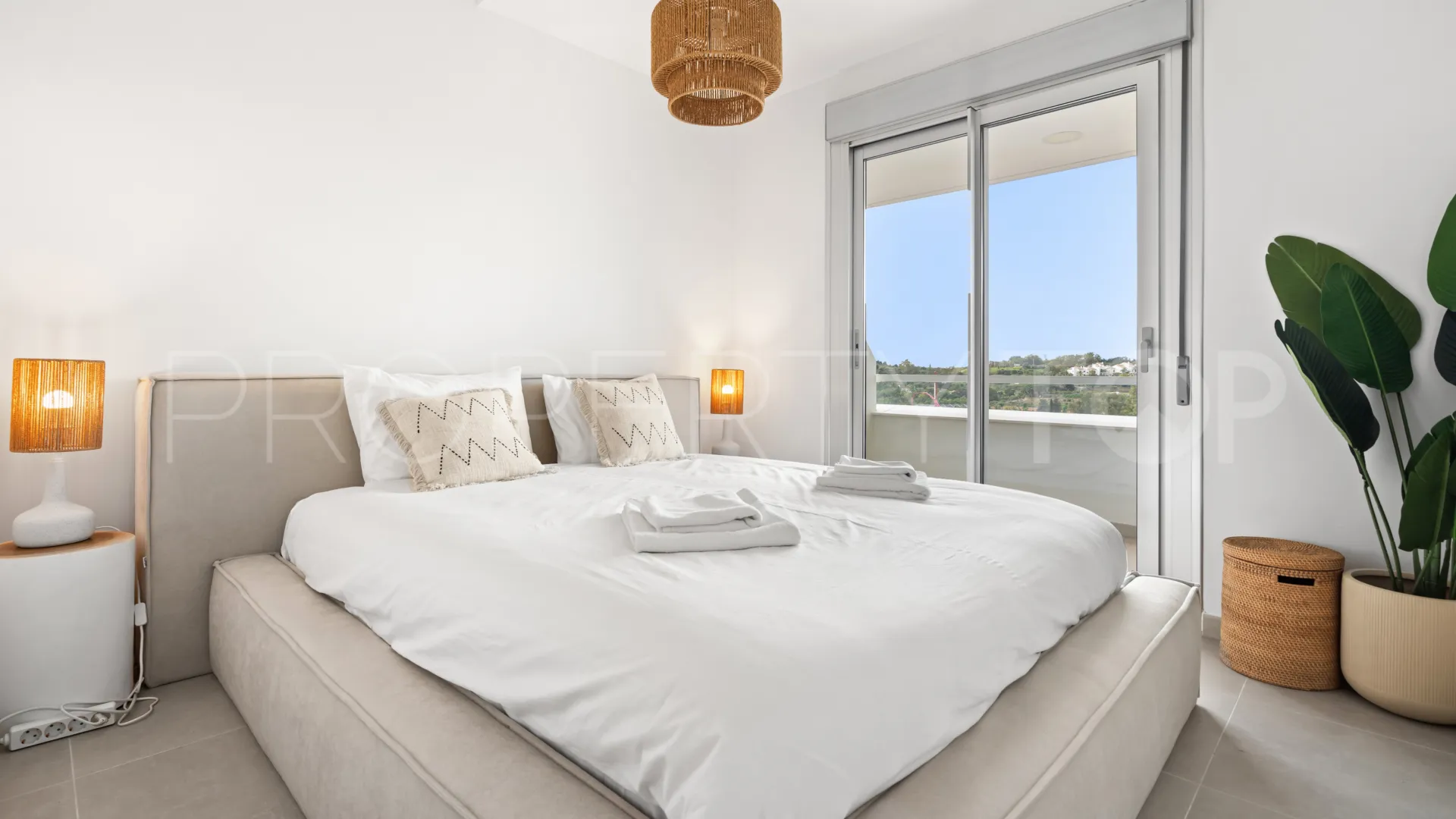Estepona apartment for sale