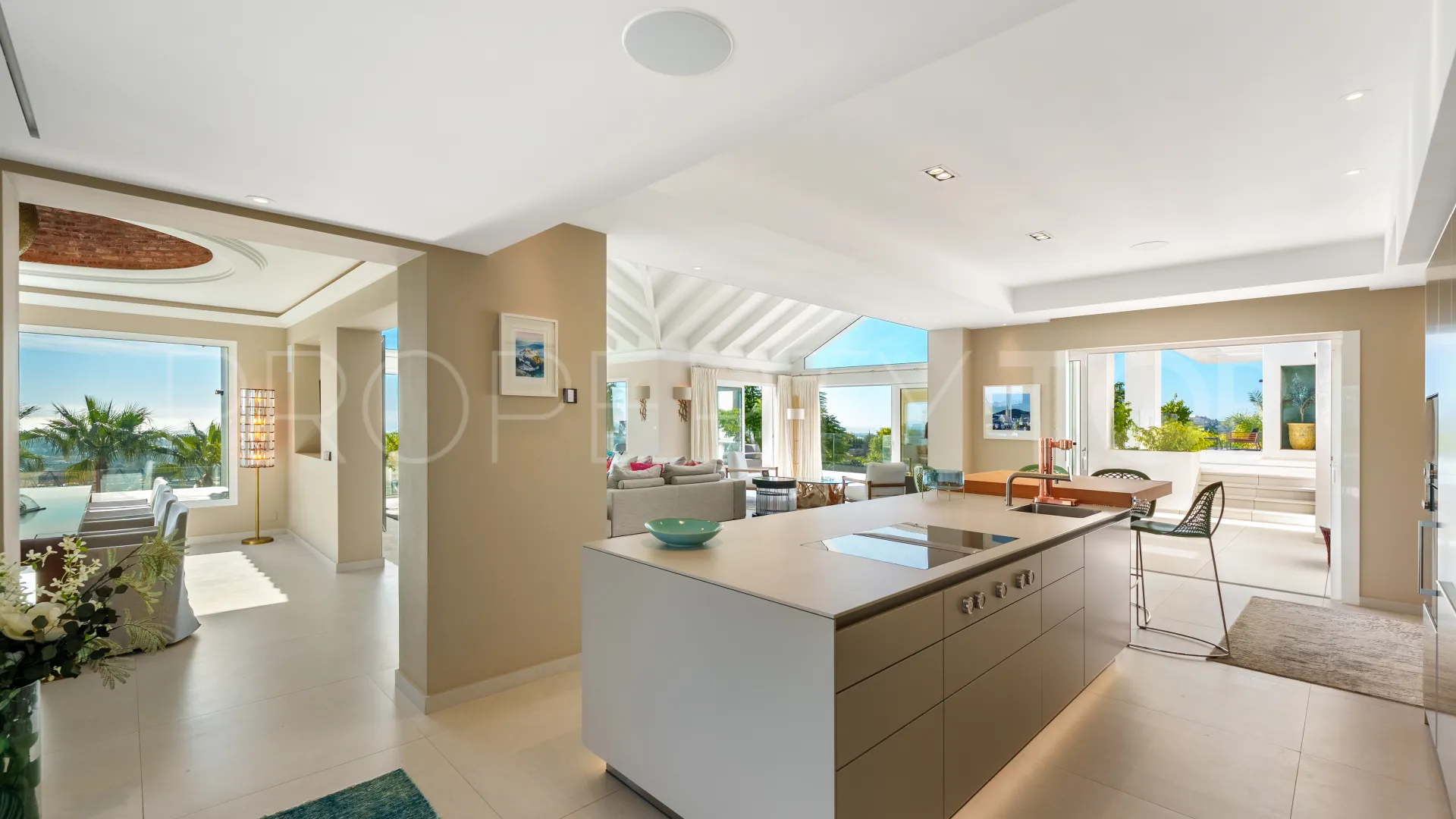For sale villa with 9 bedrooms in Benahavis