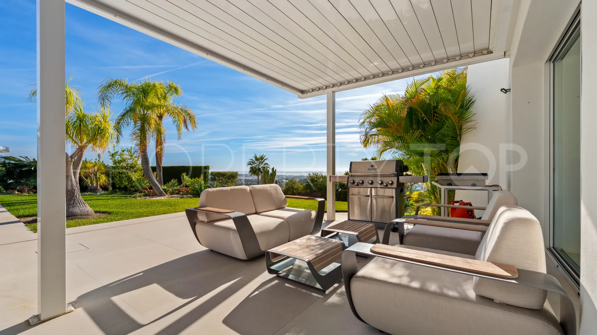For sale villa with 9 bedrooms in Benahavis