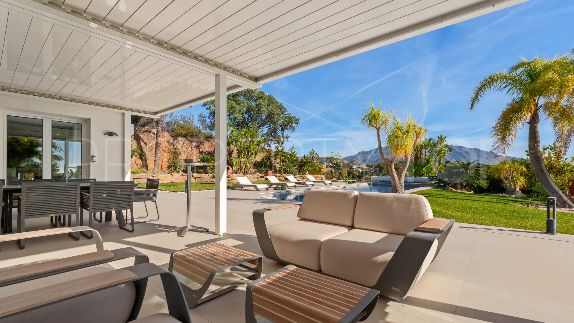 For sale villa with 9 bedrooms in Benahavis
