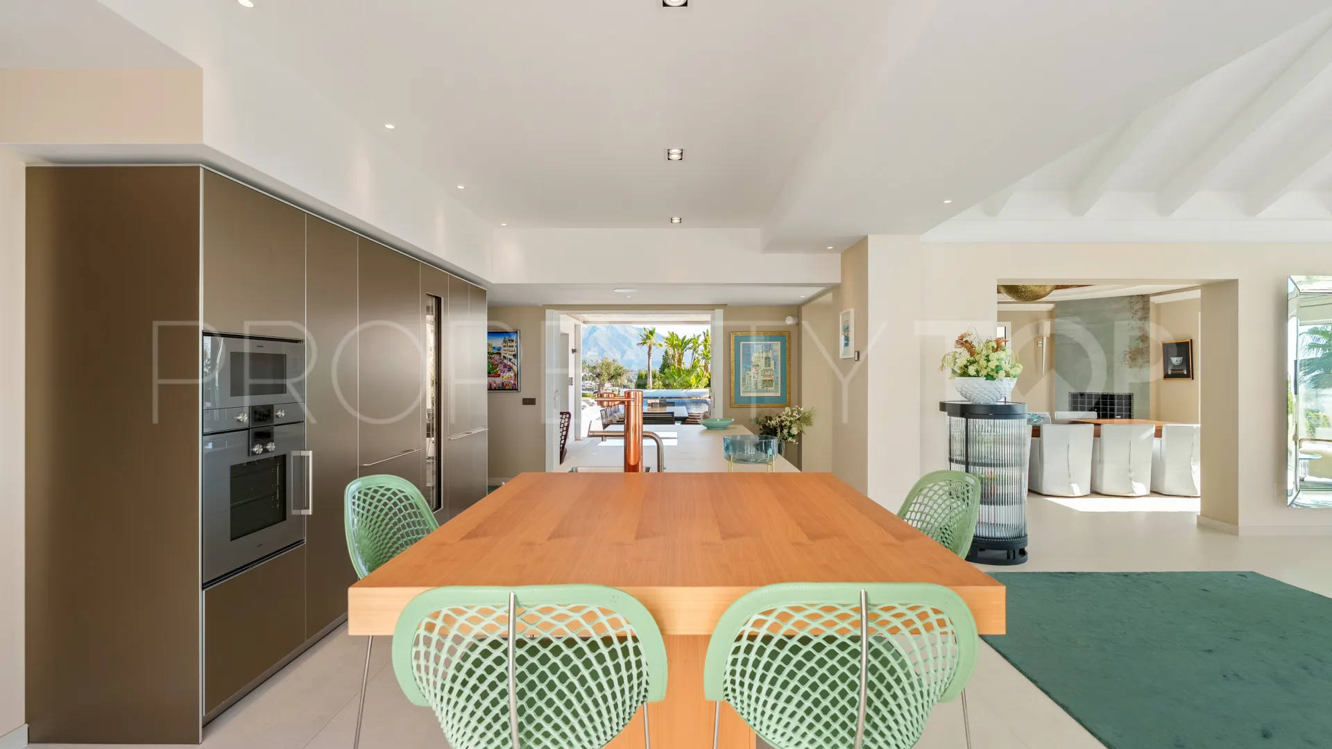 For sale villa with 9 bedrooms in Benahavis