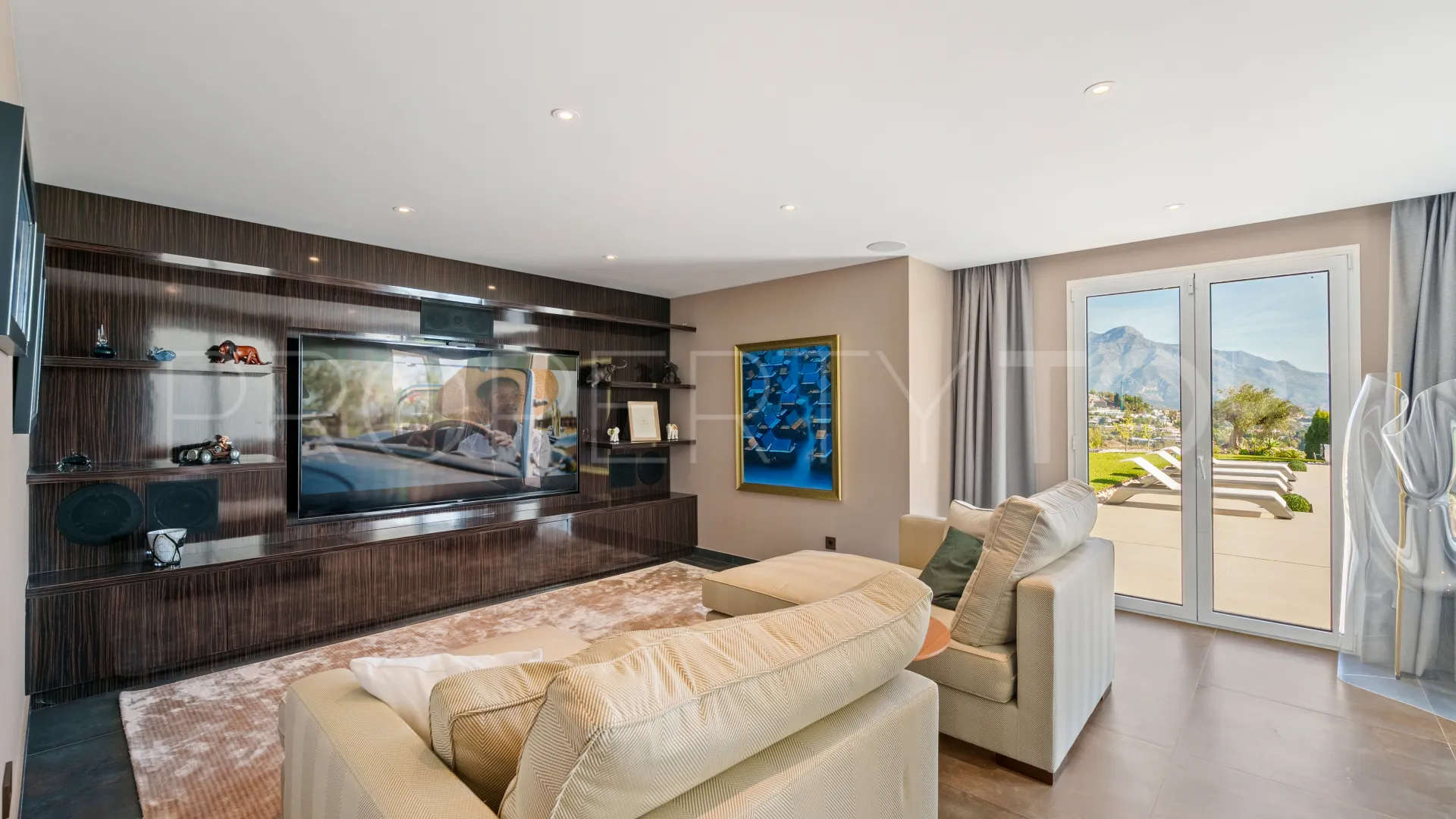 For sale villa with 9 bedrooms in Benahavis