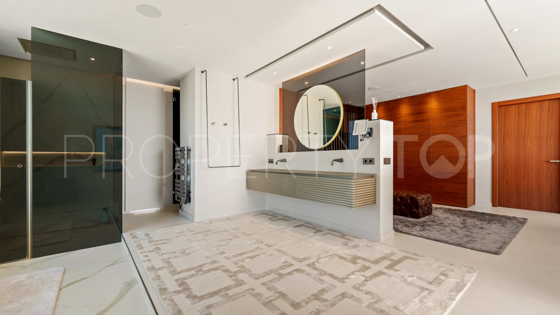 For sale villa with 9 bedrooms in Benahavis