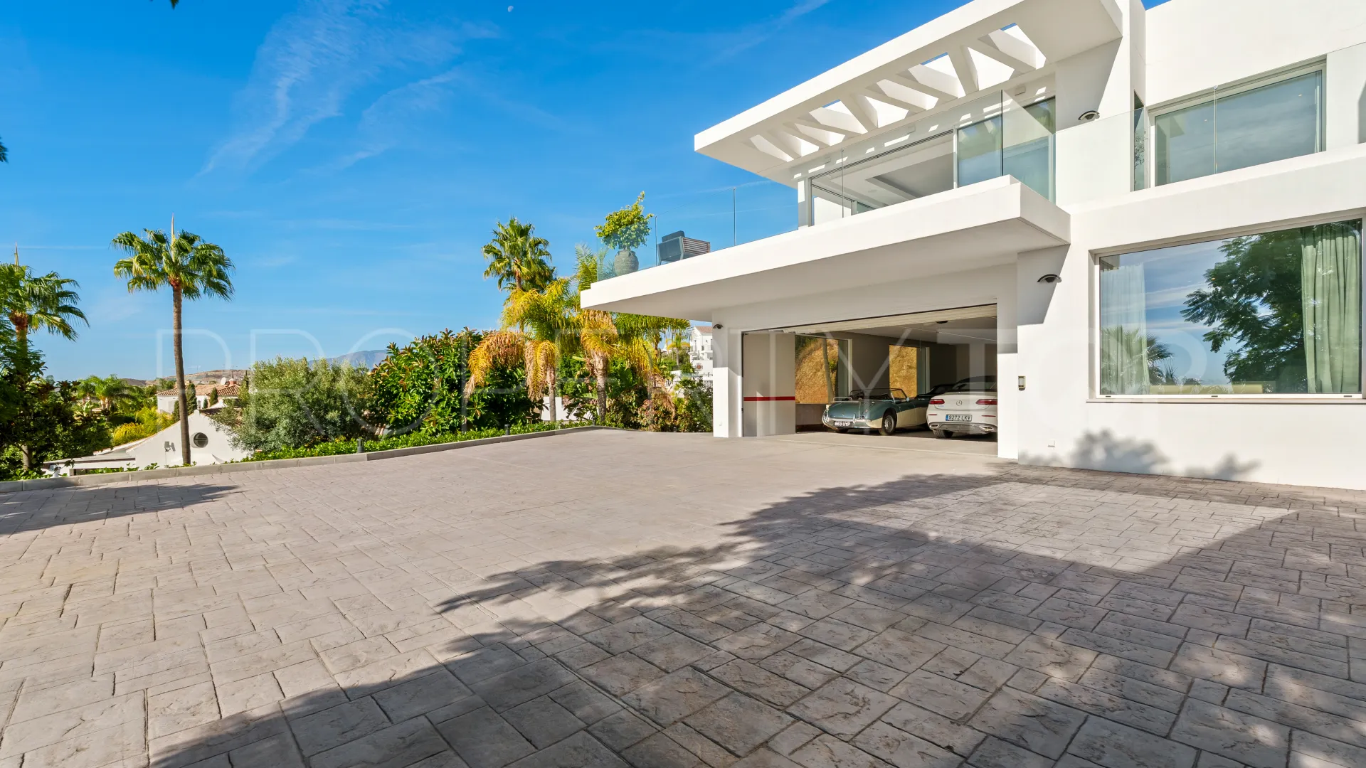 For sale villa with 9 bedrooms in Benahavis